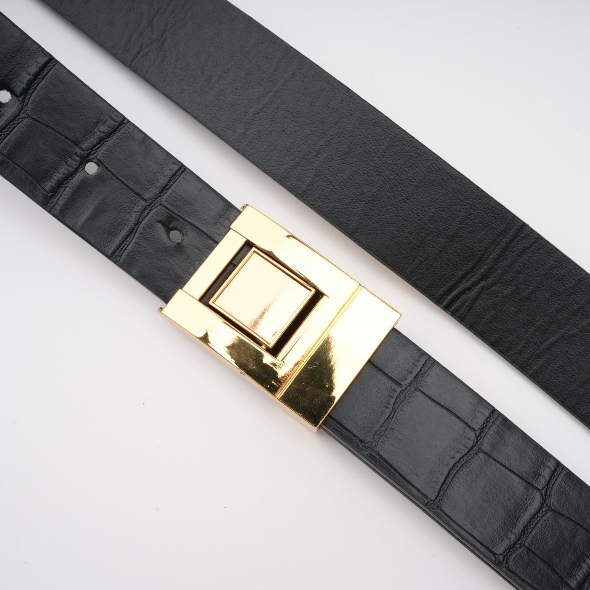 Aryana minishorts med skärp 