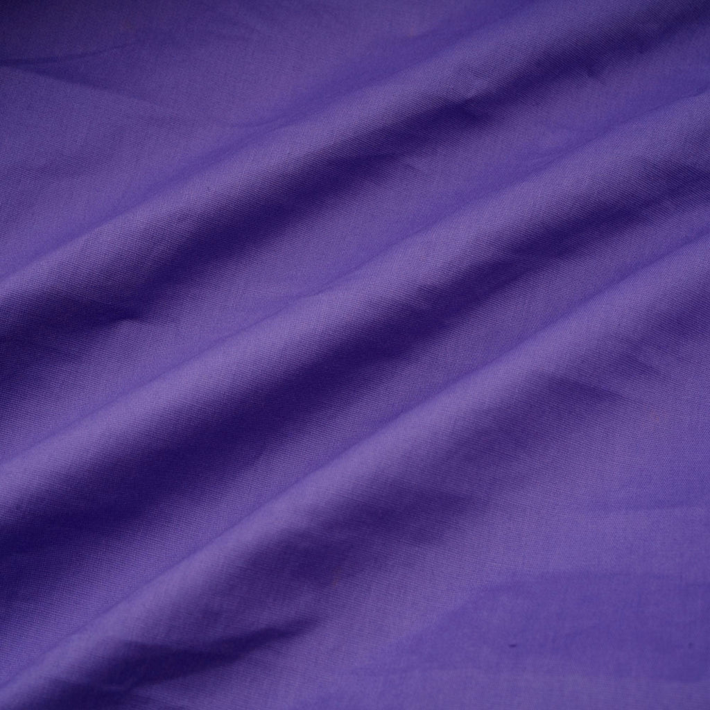 Apolline lila off-shoulder miniklänning med rynkor 