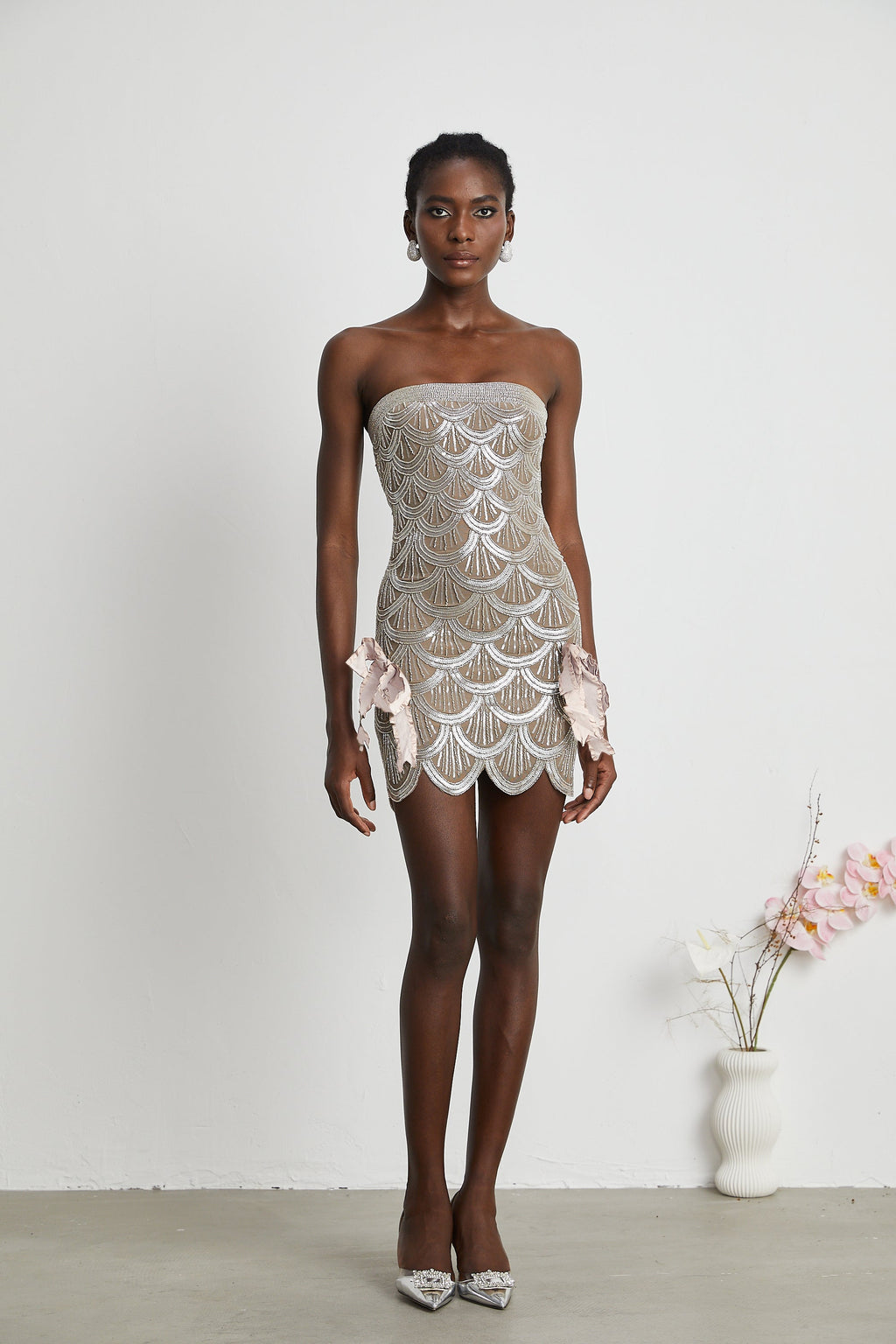 Robe mini Astrid marron ornée