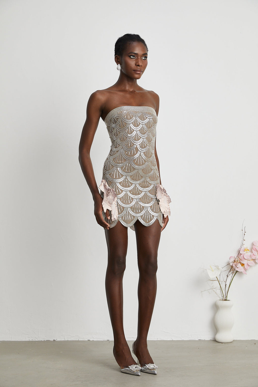 Robe mini Astrid marron ornée