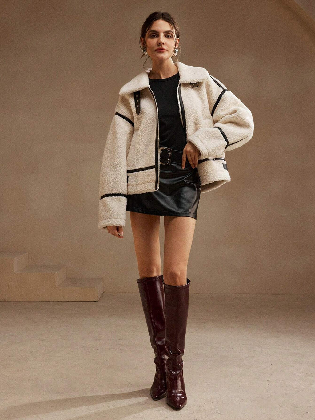 Chrissa | Konstteddykappa med dragkedja och spänne