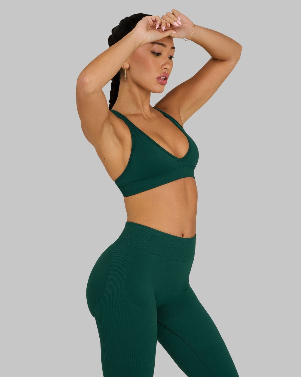Elevate V-Neck Sculpt Seamless Bra | Pine Green