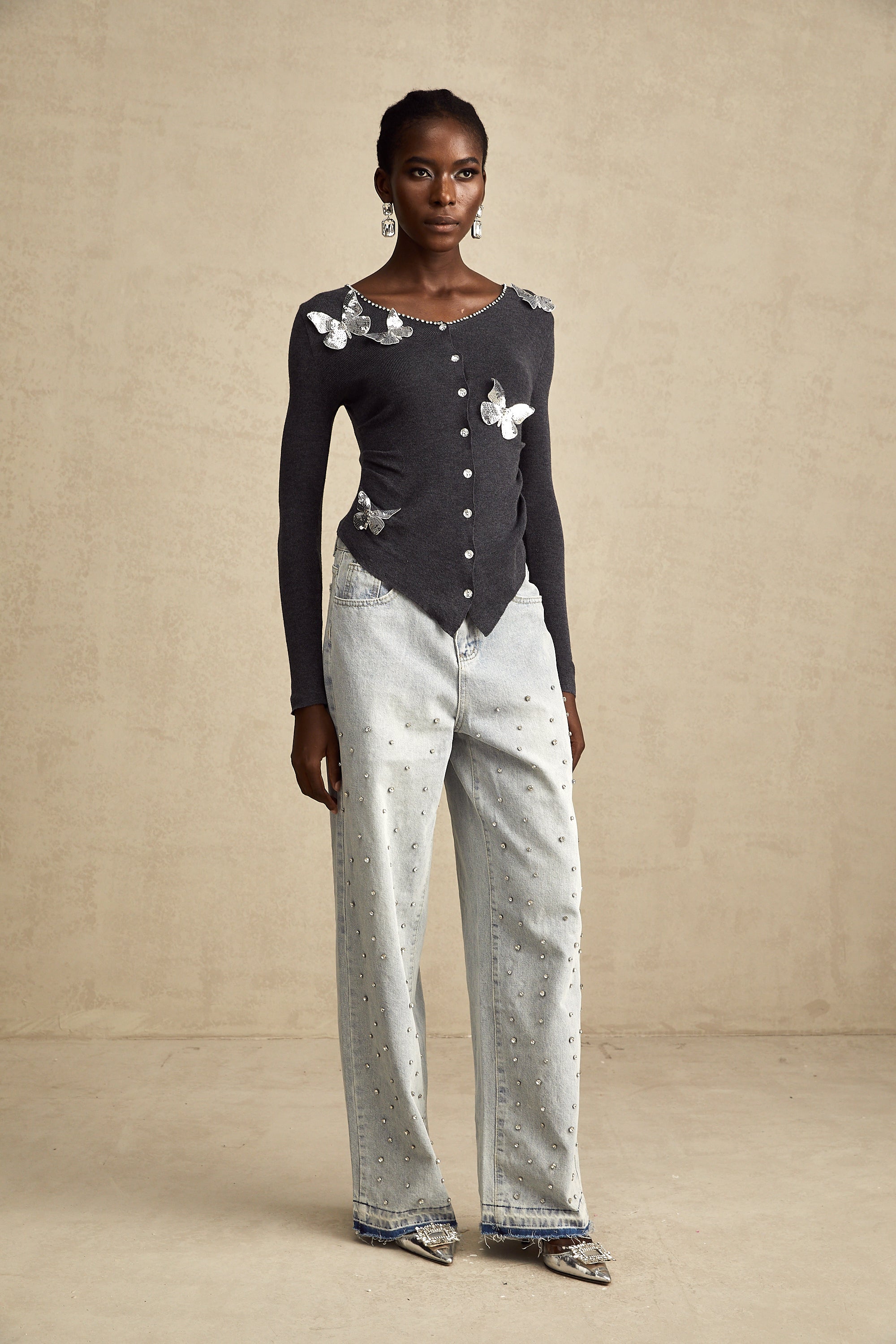 Anastasie grå paljettkofta med fjärilsmotiv