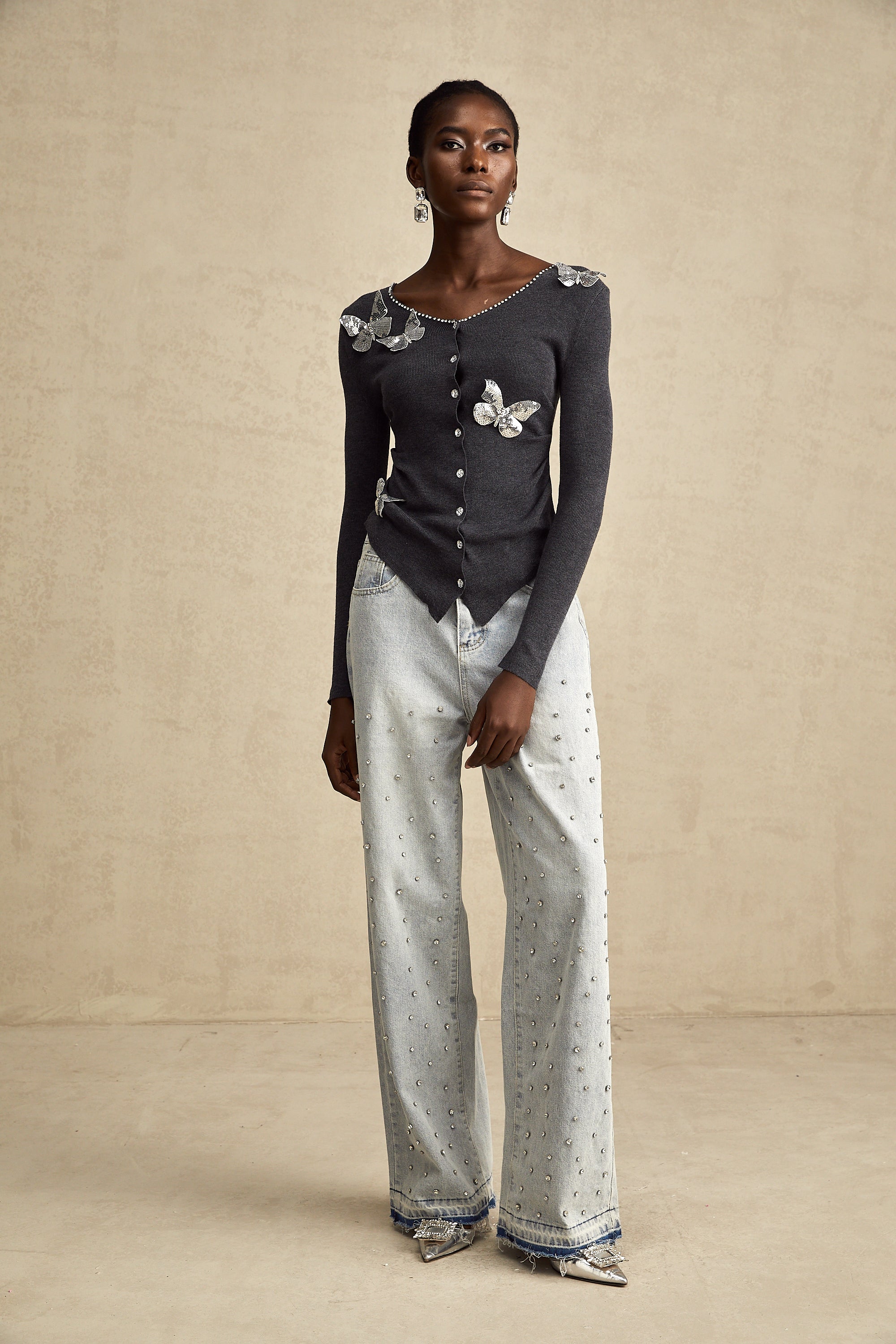 Anastasie grå paljettkofta med fjärilsmotiv