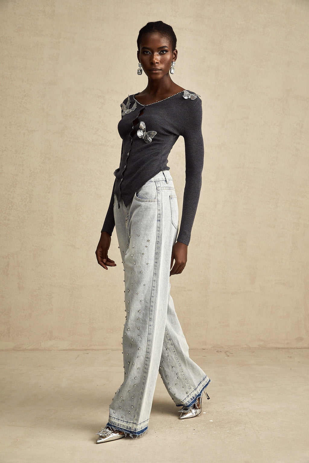 Anastasie grå paljettkofta med fjärilsmotiv