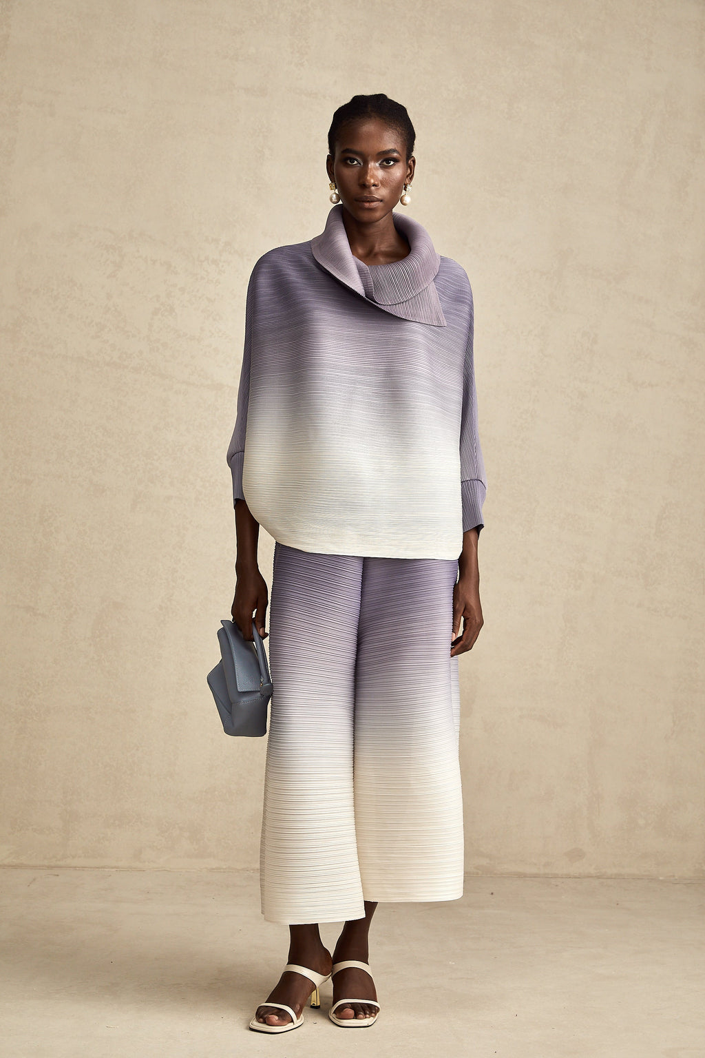 Agathe lila, gradientfärgad, rynkig blus och byxor i matchande set