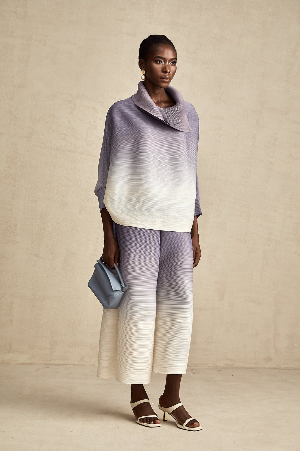 Agathe lila, gradientfärgad, rynkig blus och byxor i matchande set