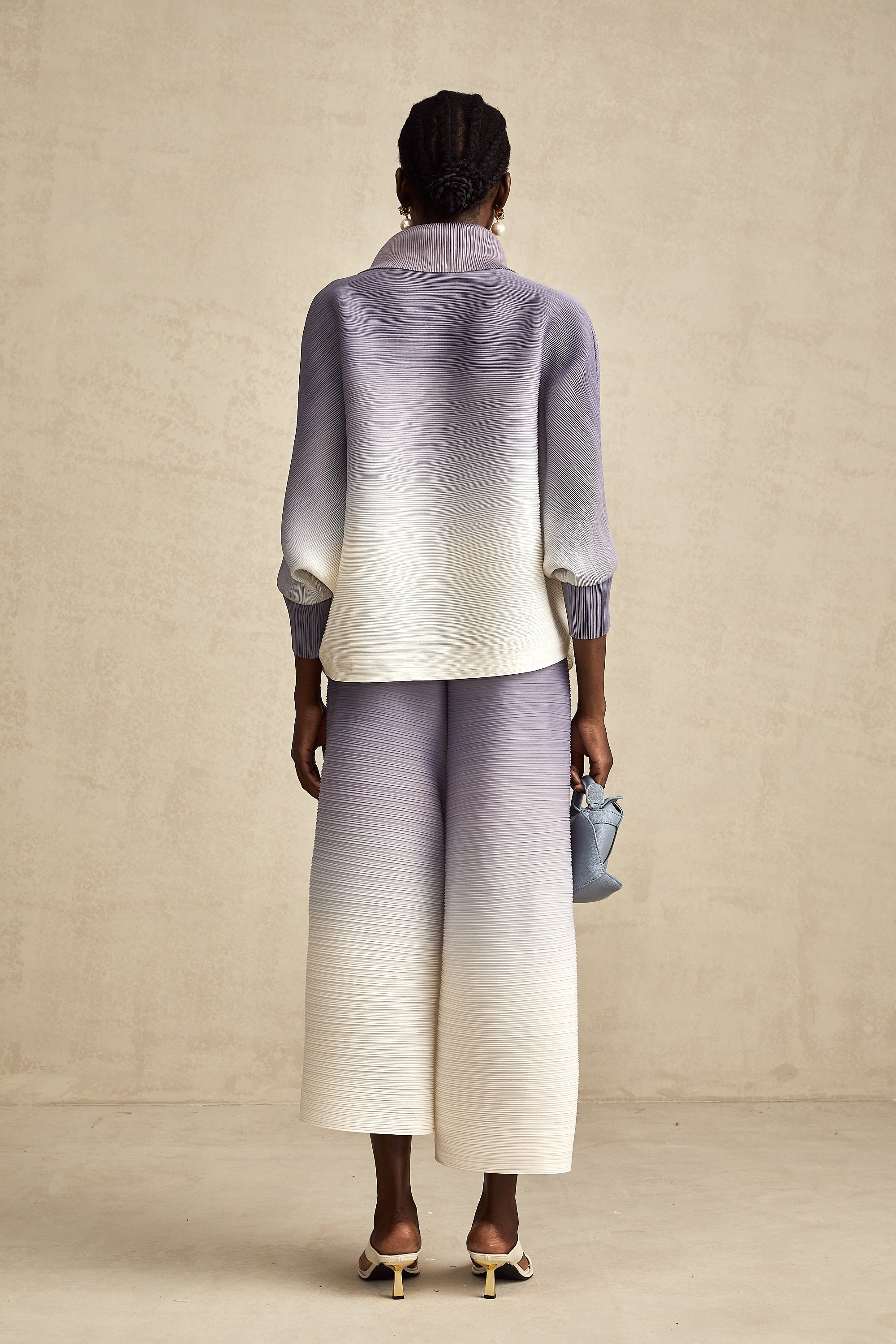 Agathe lila, gradientfärgad, rynkig blus och byxor i matchande set