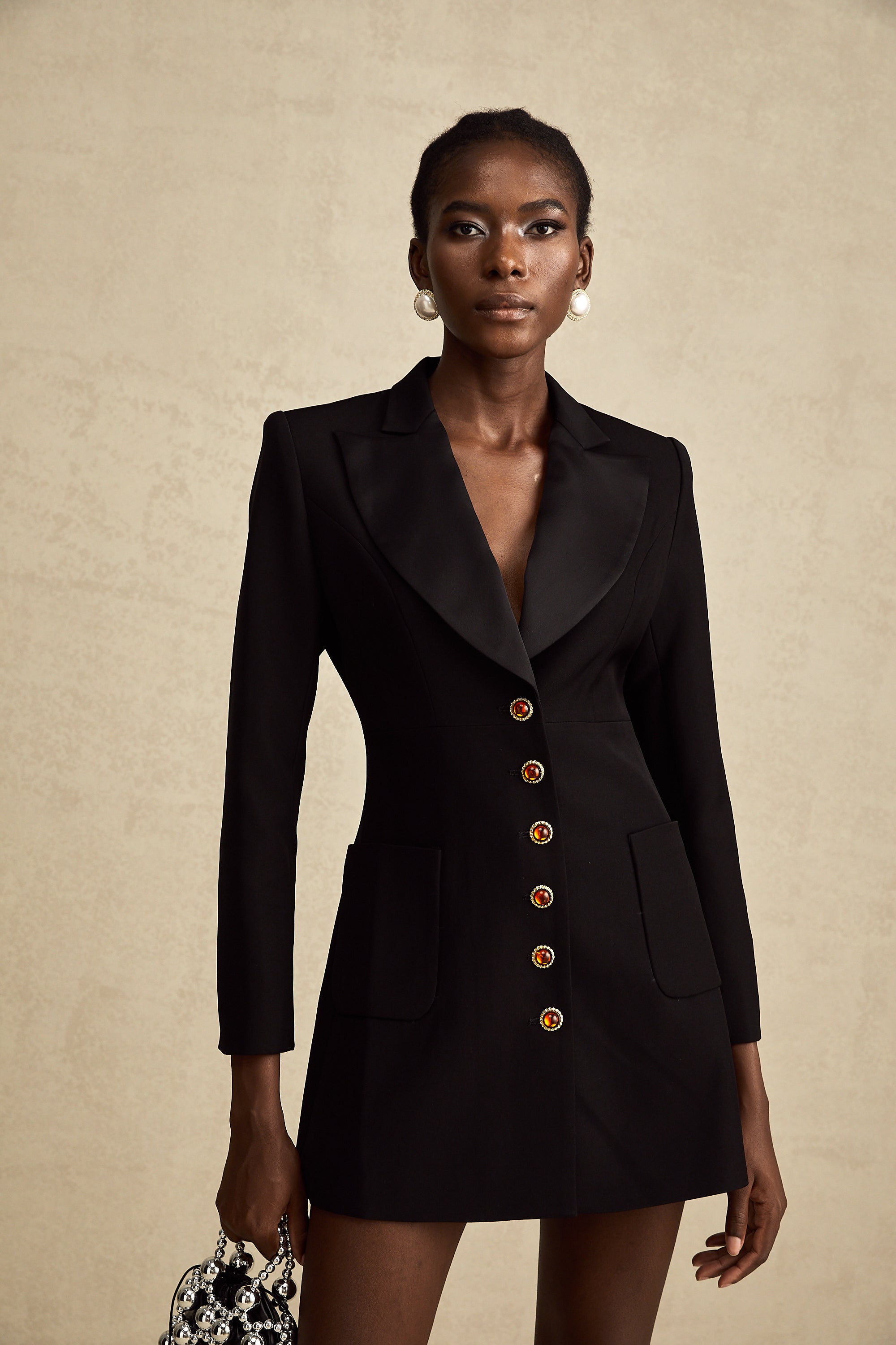 Robe blazer noire à simple boutonnage Aurore