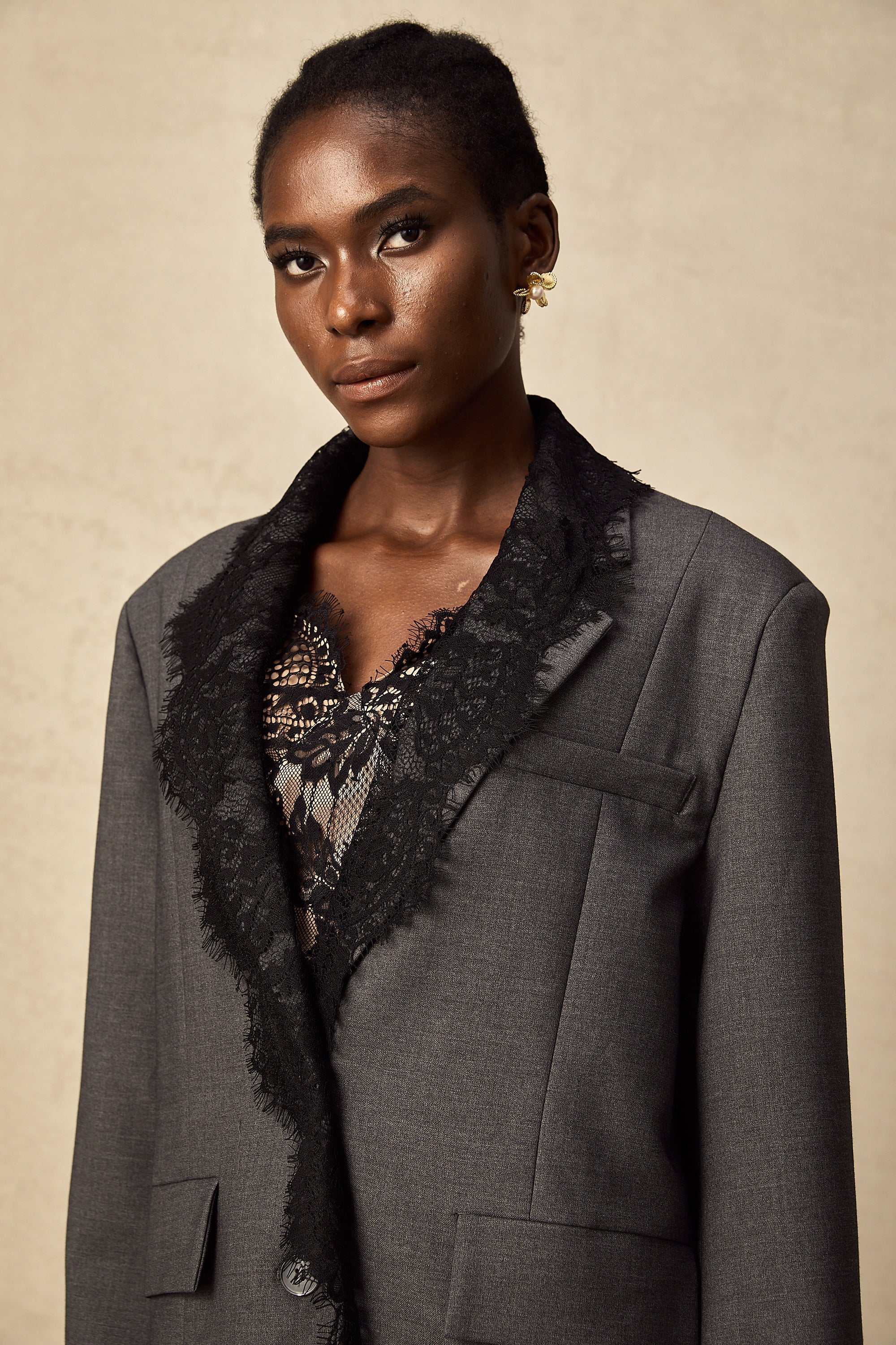 Dianthe grå kavaj med spetspaneler