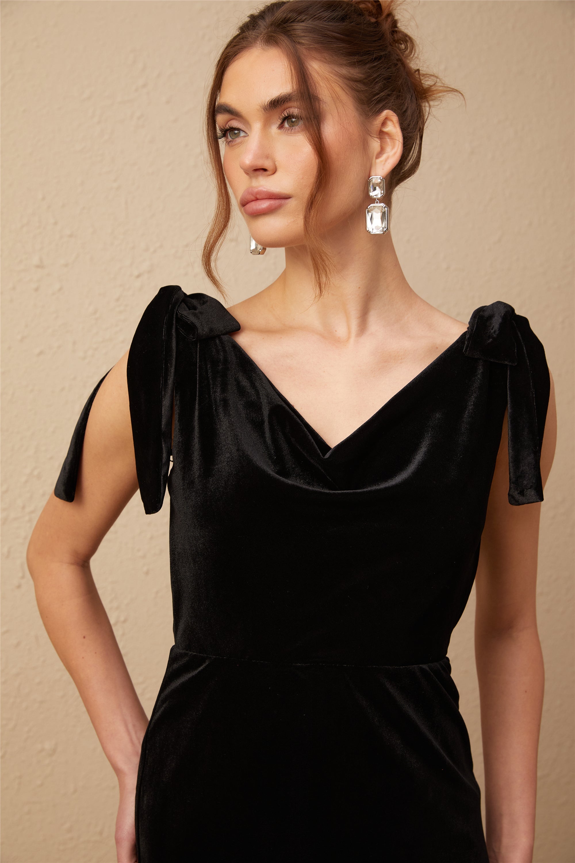 Robe longue Audrey en velours ornée dos nu