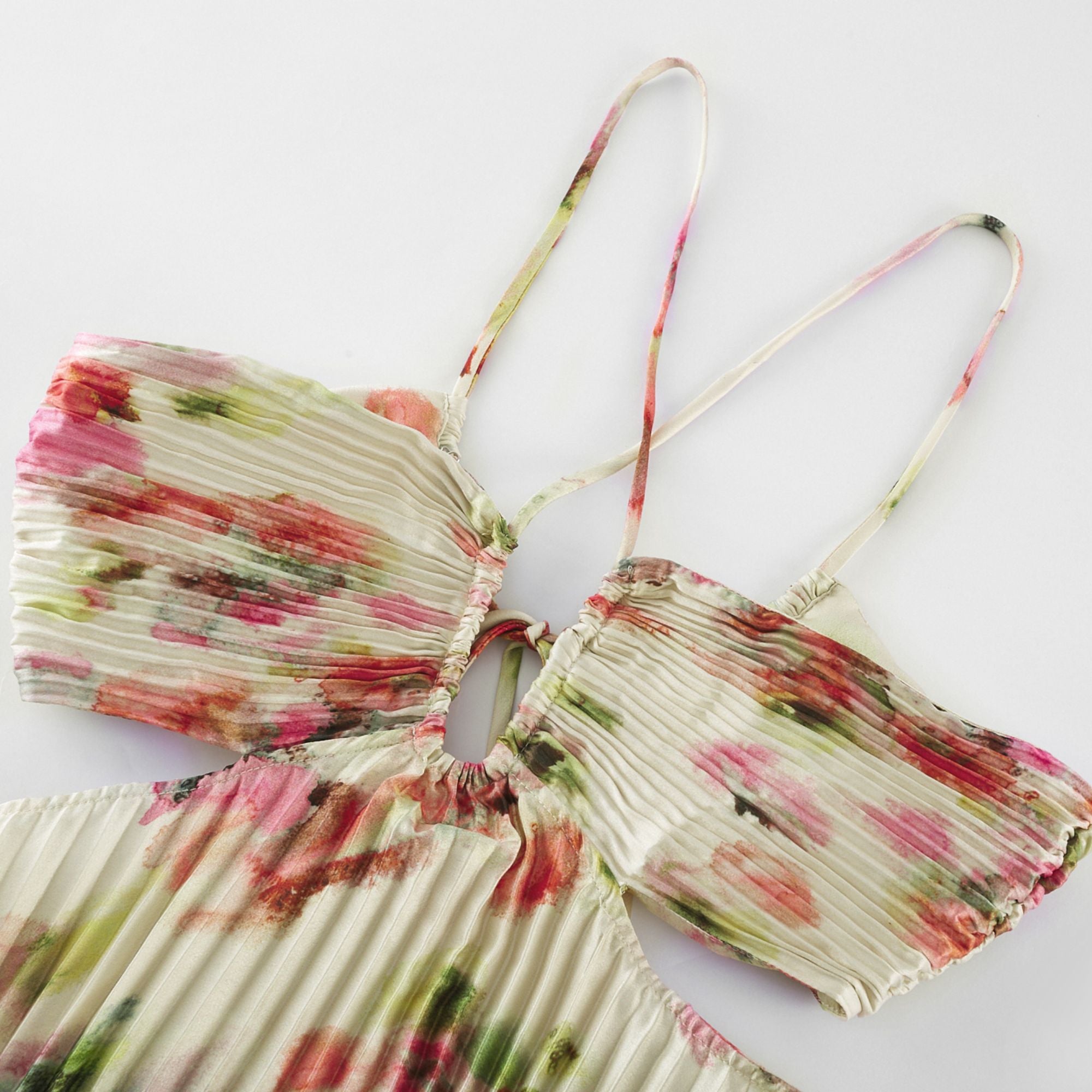 Andréa utskuren blommig plisserad maxiklänning 