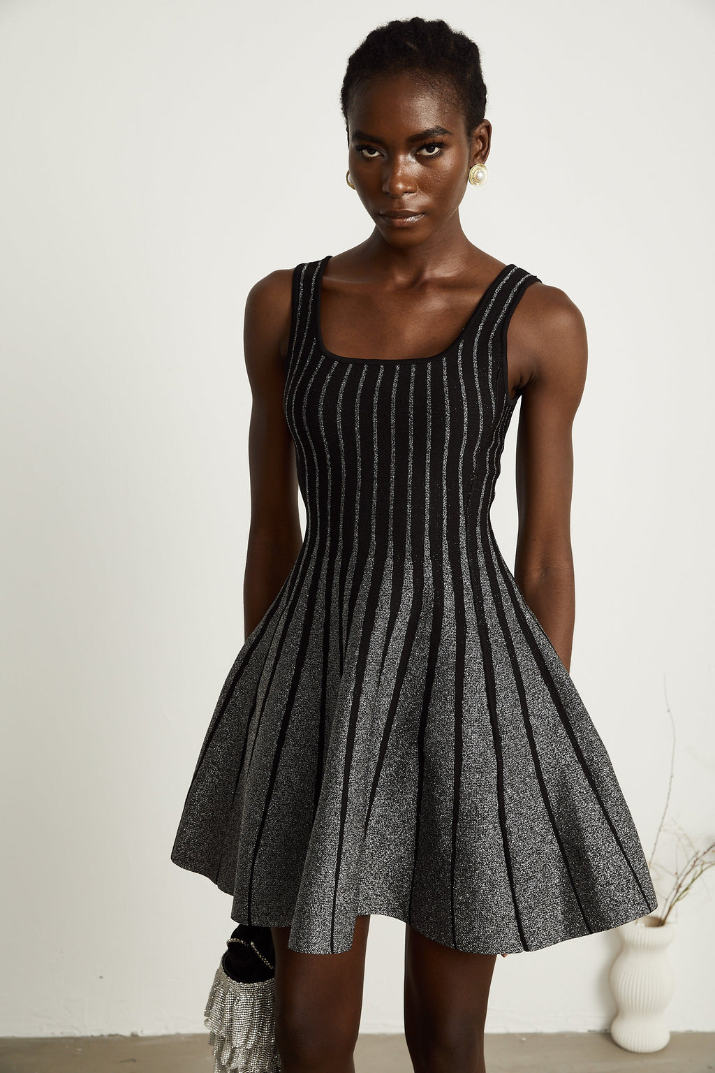 Anouk svart glittrig utsvängd miniklänning