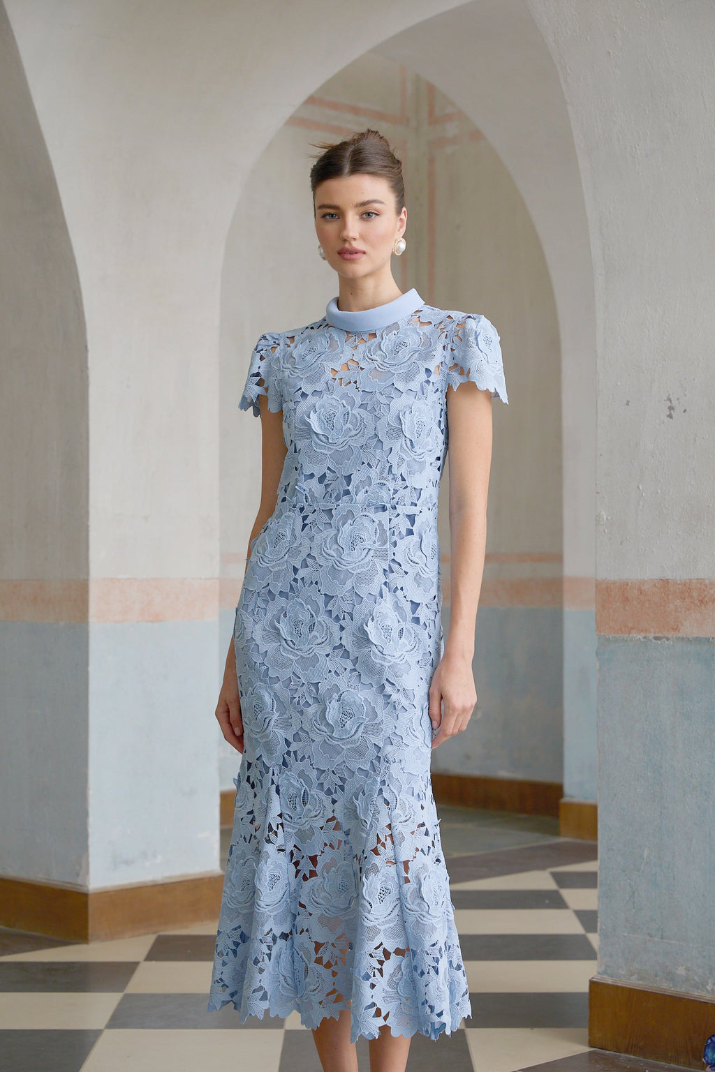 Aurore blå blommig applikation spets midiklänning 