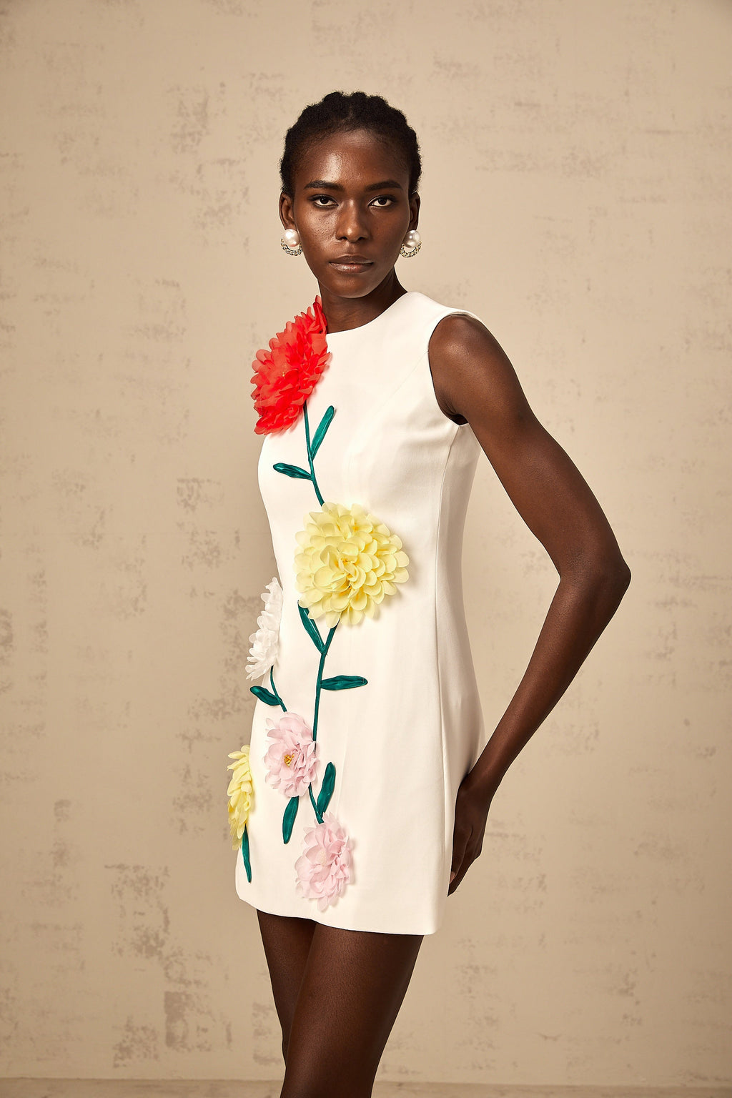 Véronique white 3d-petal sleeveless mini dress