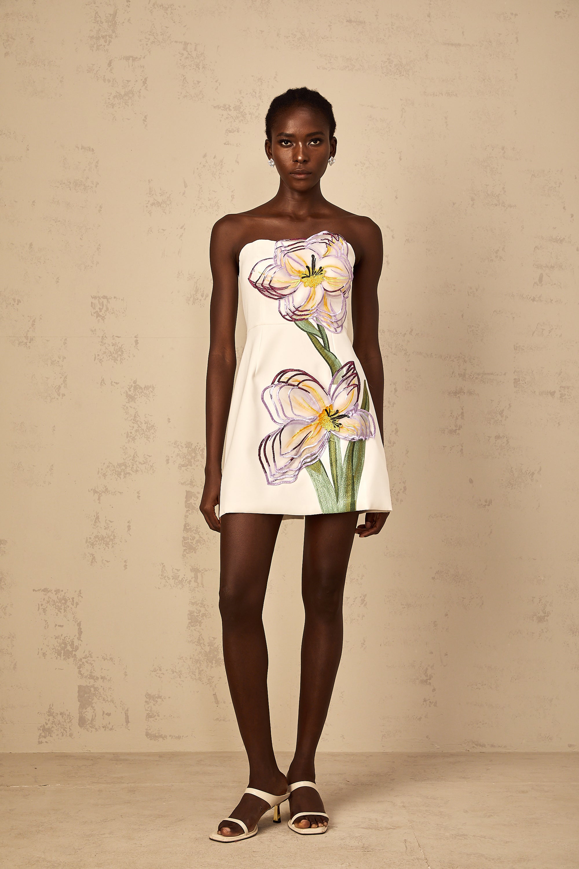 Irène Vit Off-Shoulder Paljett Blommig Broderad Miniklänning