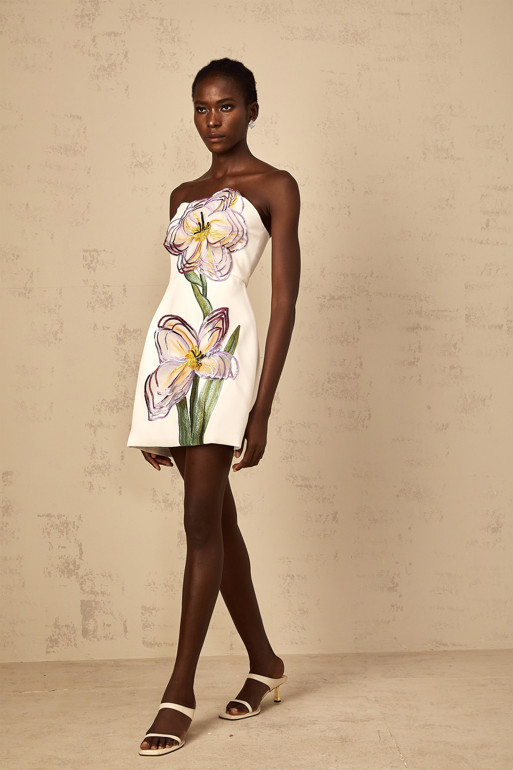 Irène Vit Off-Shoulder Paljett Blommig Broderad Miniklänning