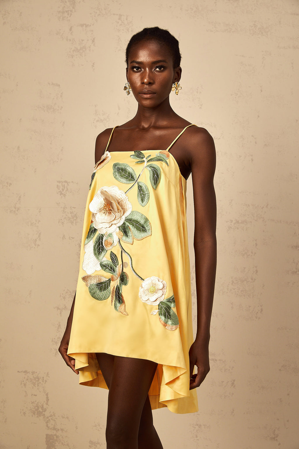Avril Gul Blommig Broderad Miniklänning