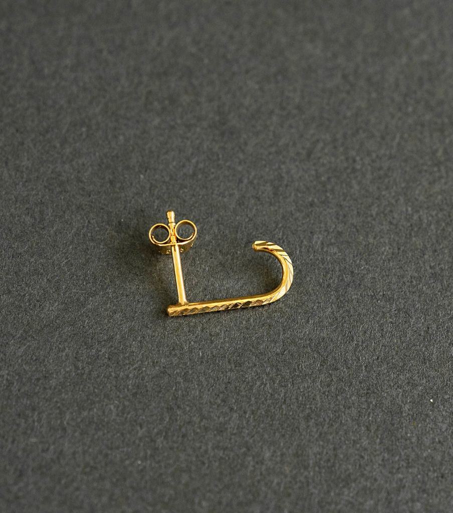 Oorbel - lined up - per stuk