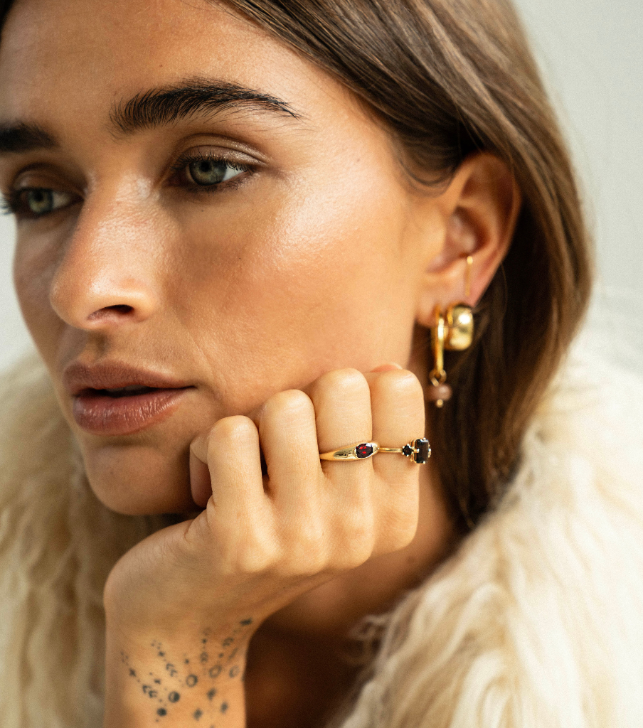 Ring 14k - deep garnet