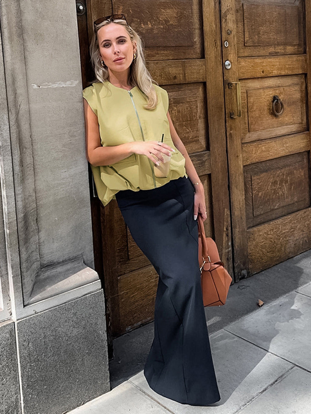 Olly | Snygg ärmlös damväst med dragkedja 