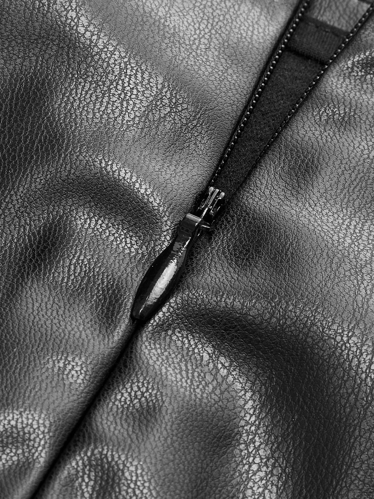 Cathi | Plisserad läderkjol med slits – Elegant och trendig look