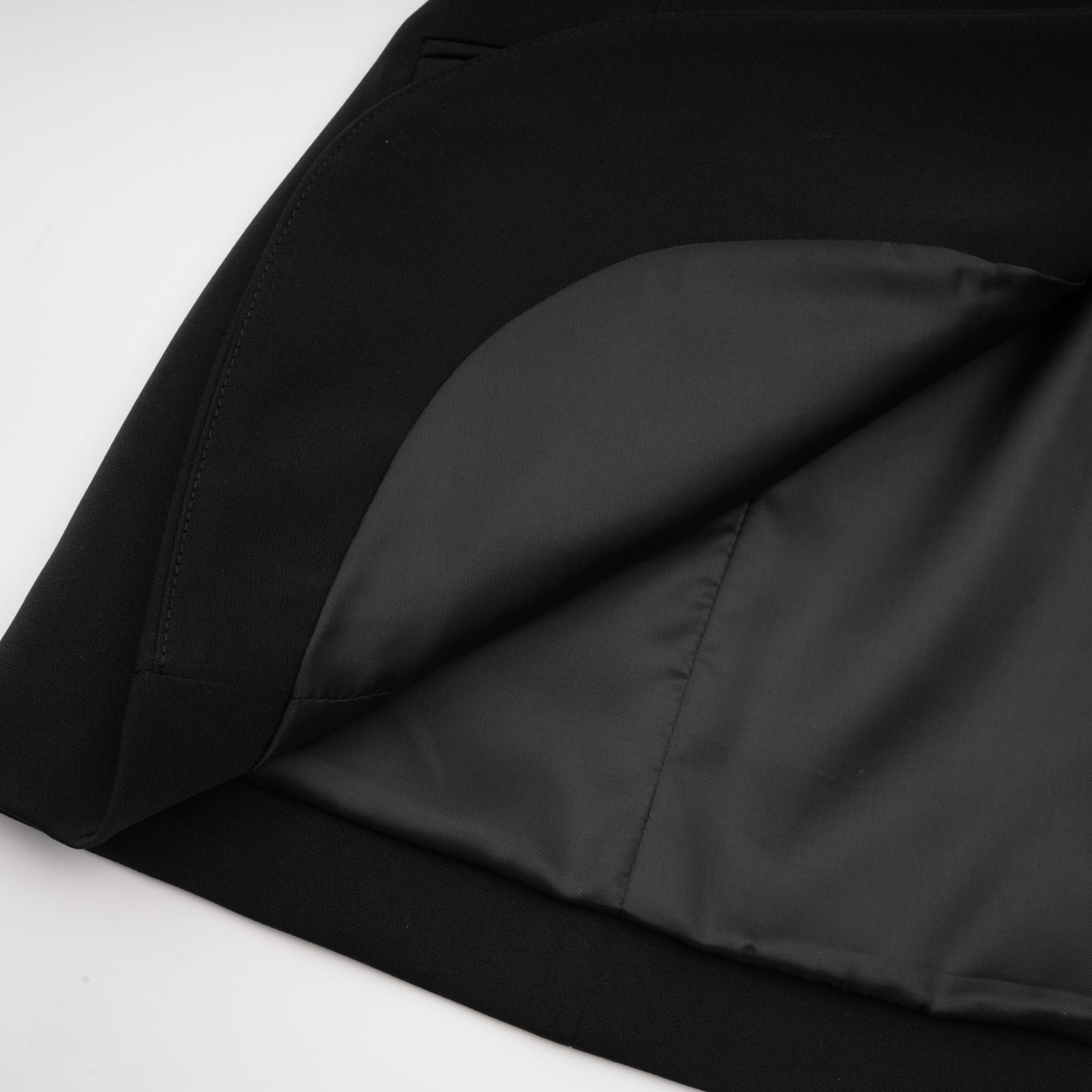 Delphine svart utsmyckad jacka och byxor i matchande set