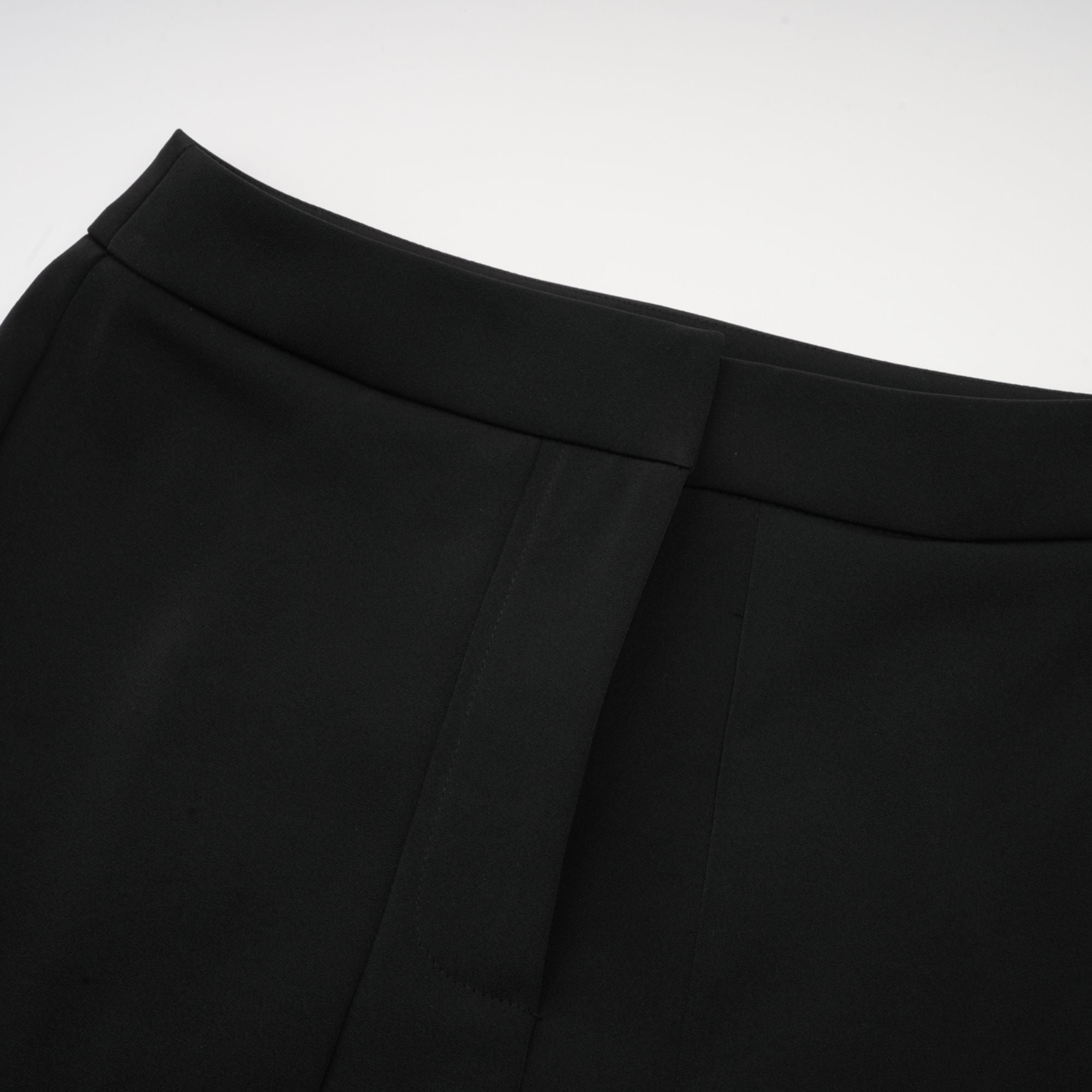 Delphine svart utsmyckad jacka och byxor i matchande set