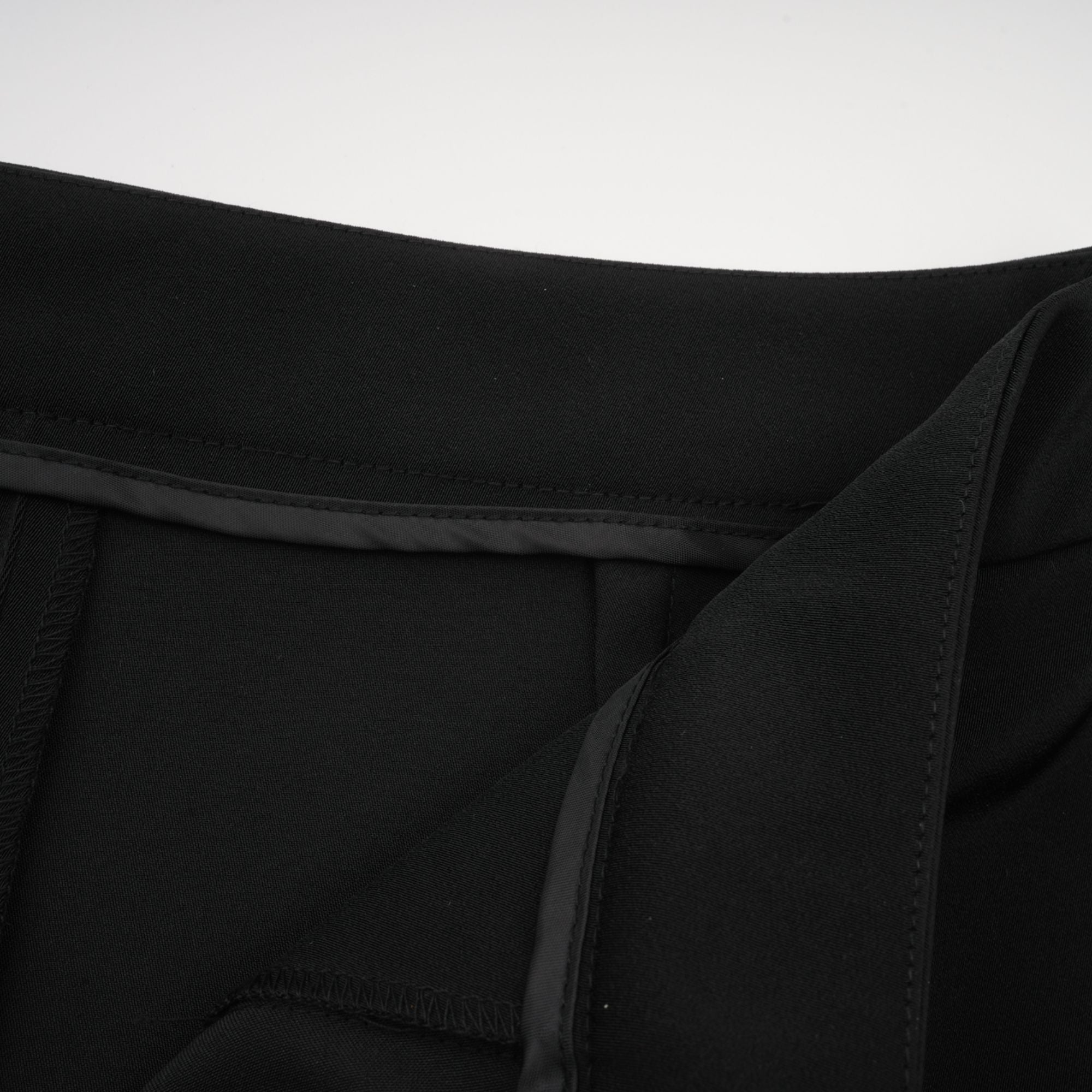 Delphine svart utsmyckad jacka och byxor i matchande set