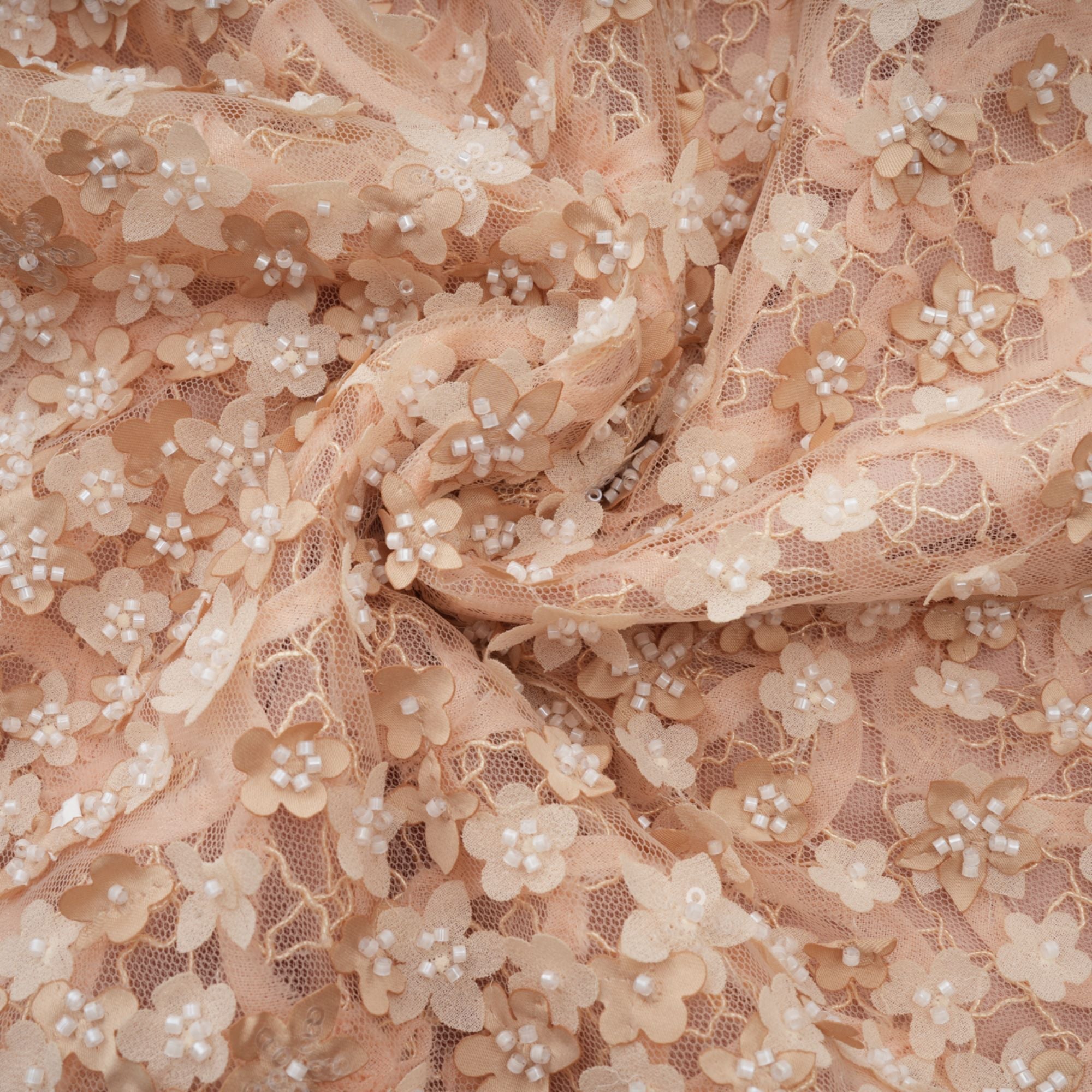 Robe midi neutre en crochet à fausses fleurs Bérengère