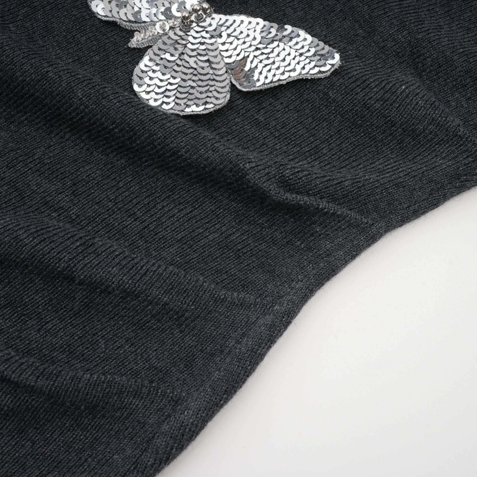 Anastasie grå paljettkofta med fjärilsmotiv