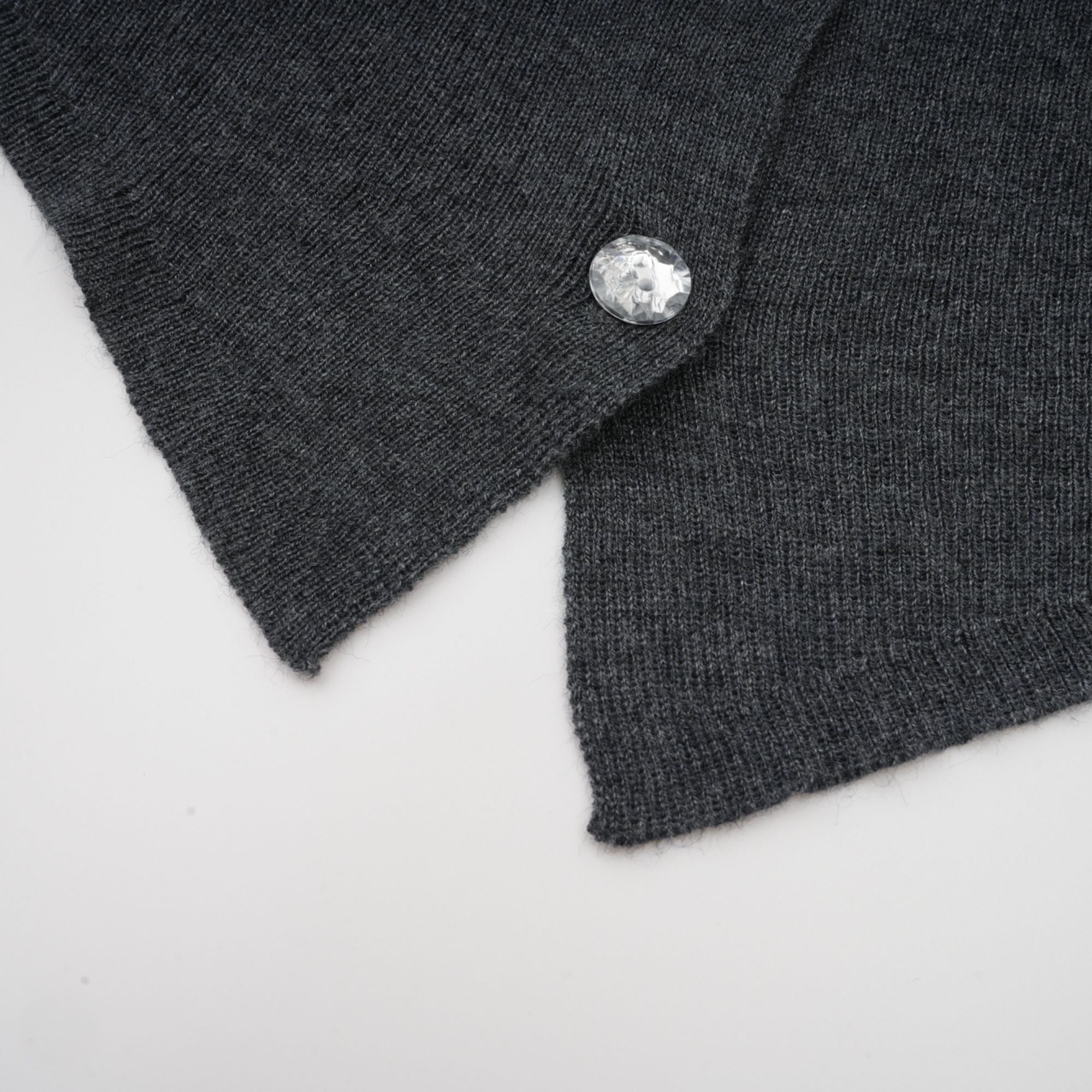 Anastasie grå paljettkofta med fjärilsmotiv