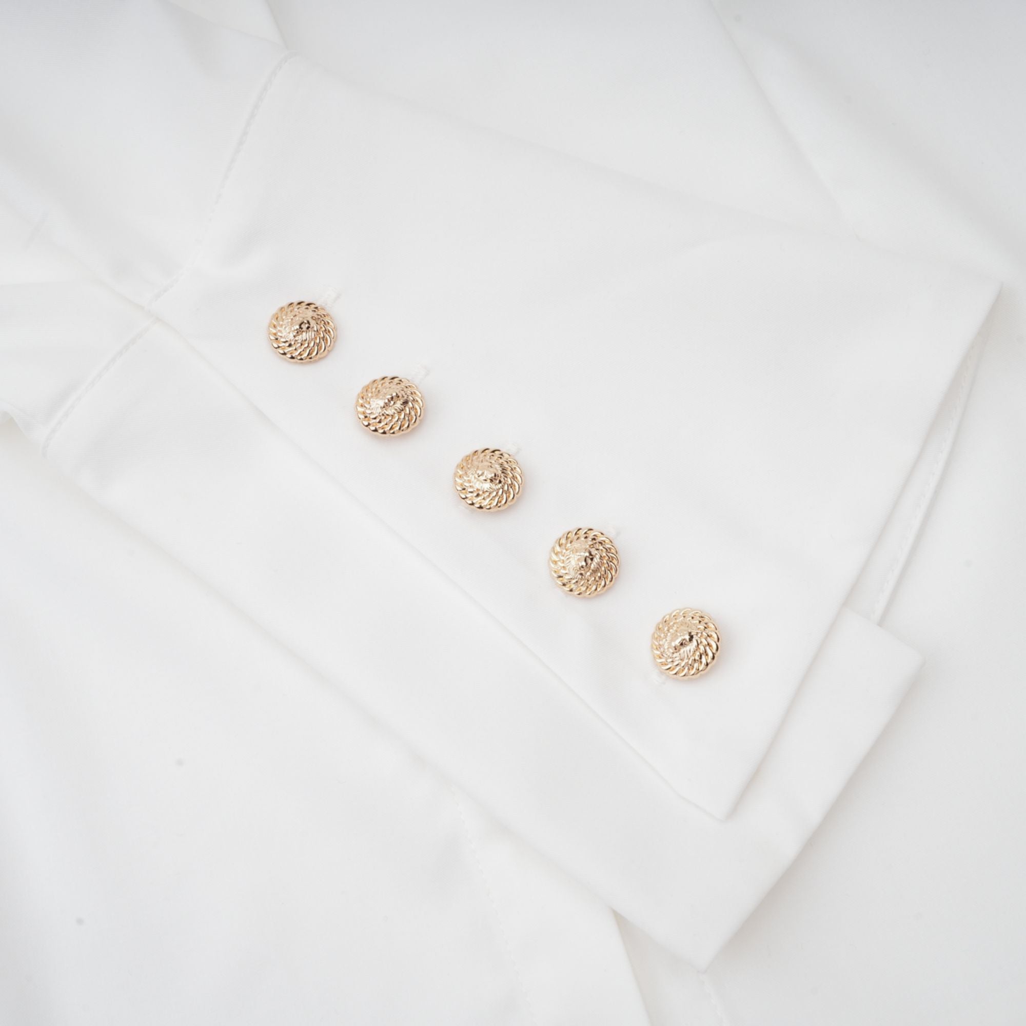 Léonor blommigt mönstrad skjorta och kjol i matchande set