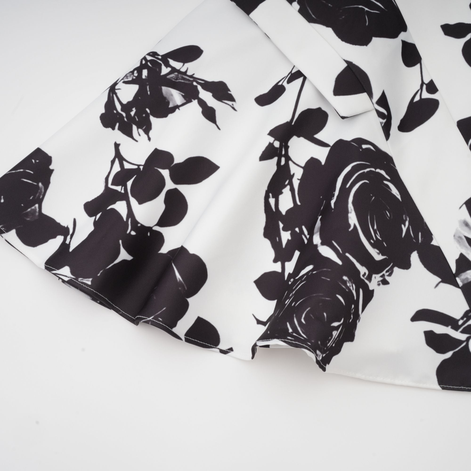 Léonor blommigt mönstrad skjorta och kjol i matchande set