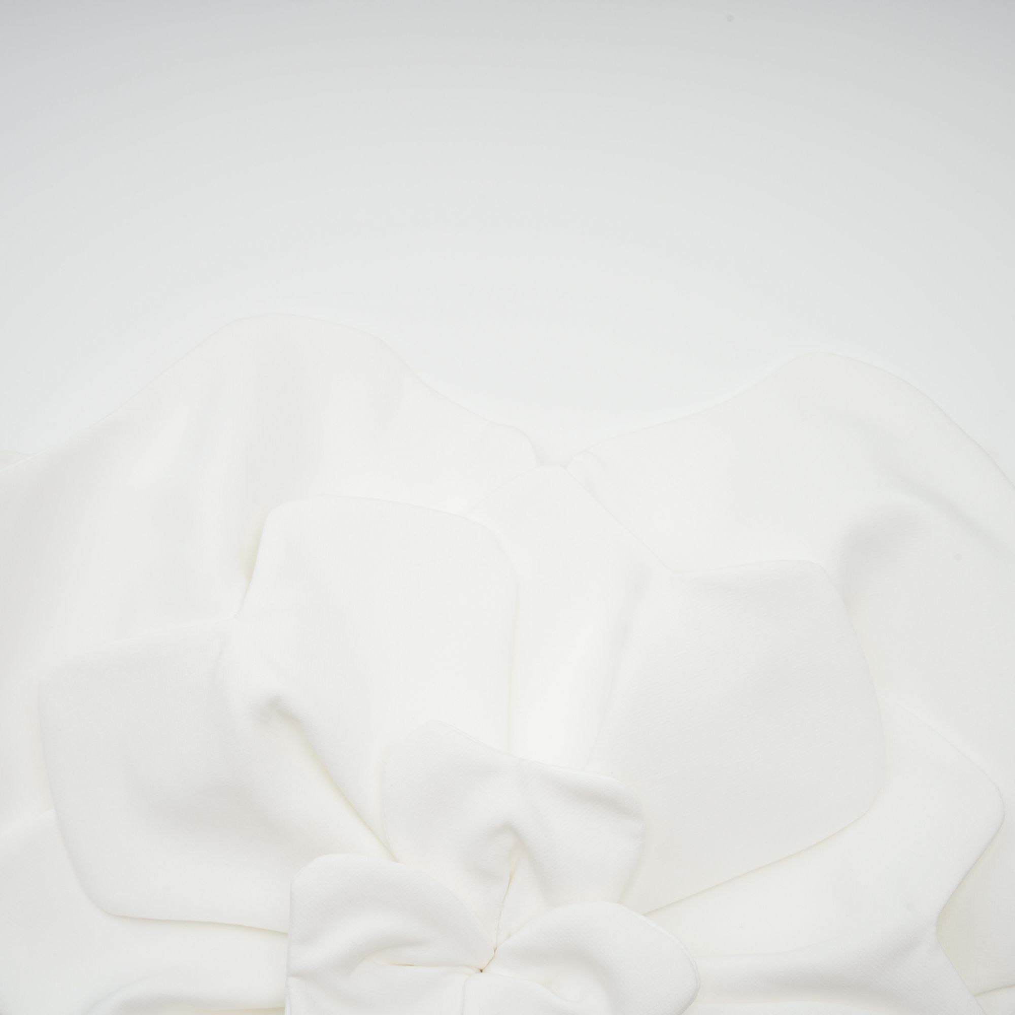 Pénélope White Floral Off-Shoulder Top