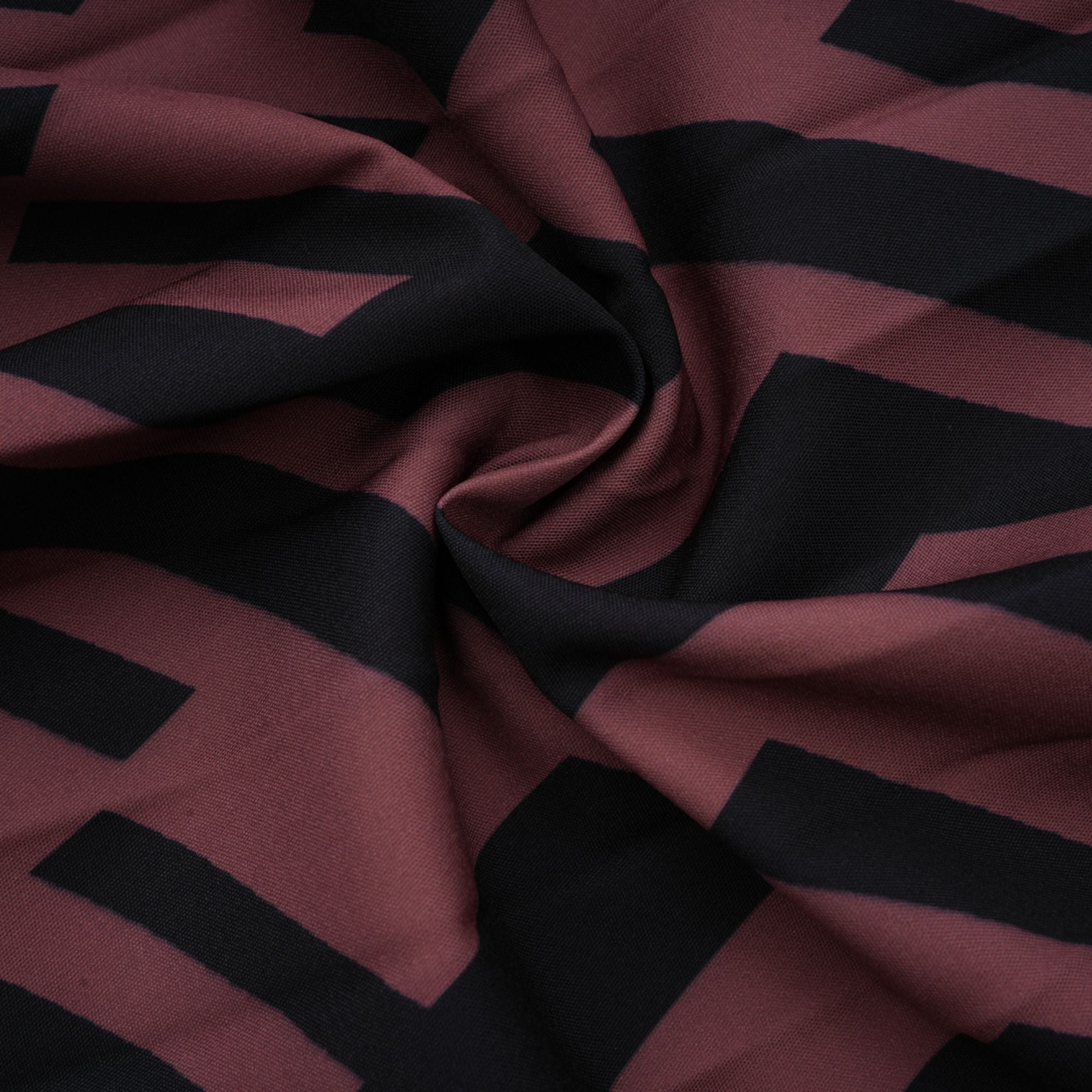 Désirée matchande set med färgblocksveck och kjol 