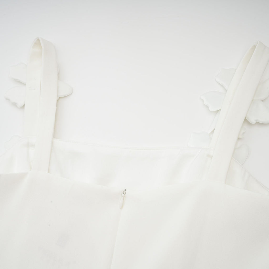 Ariane vit midiklänning med fyrkantig halsringning och blommig konstverk 