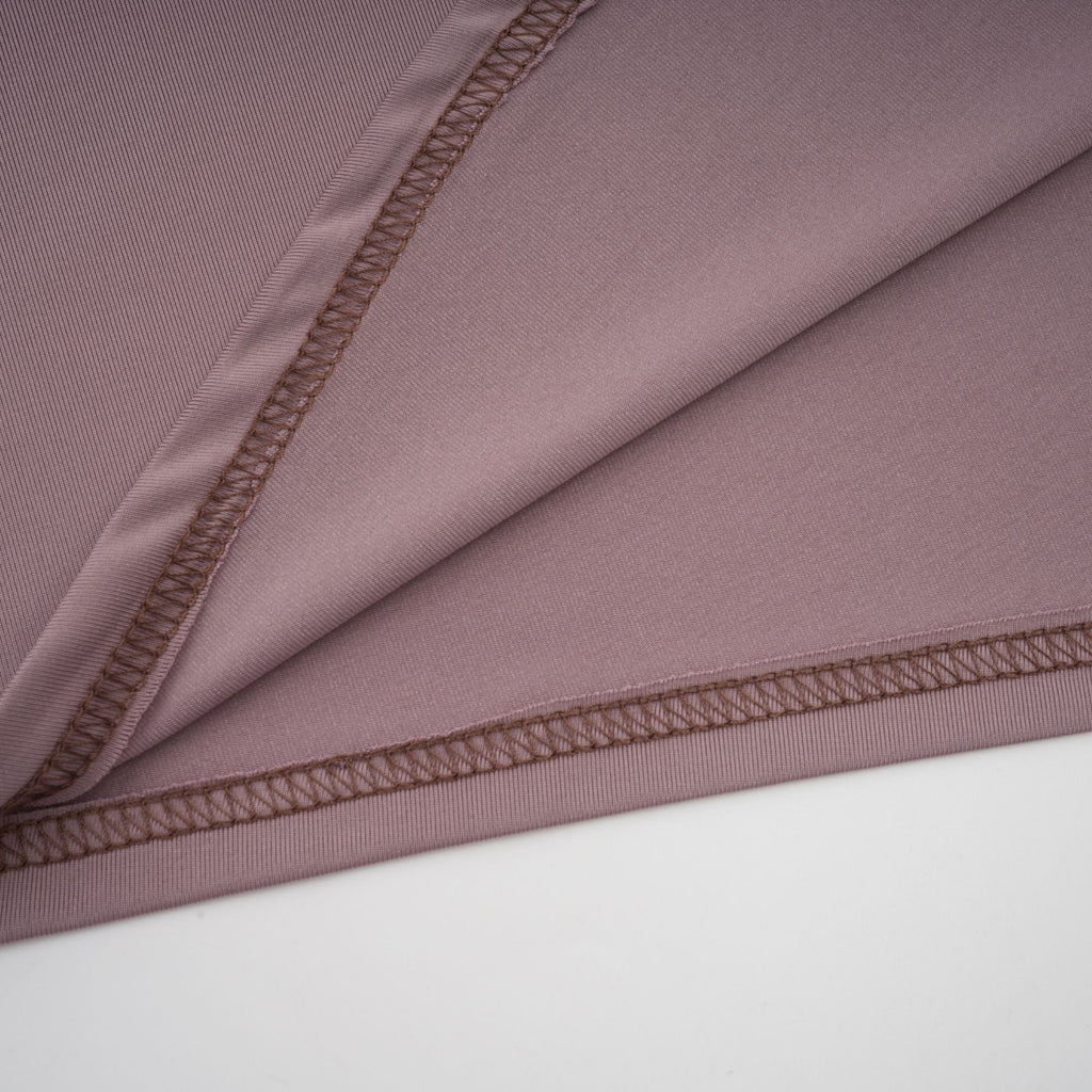 Vit maxiklänning med vågigt mönster i spets från Athena