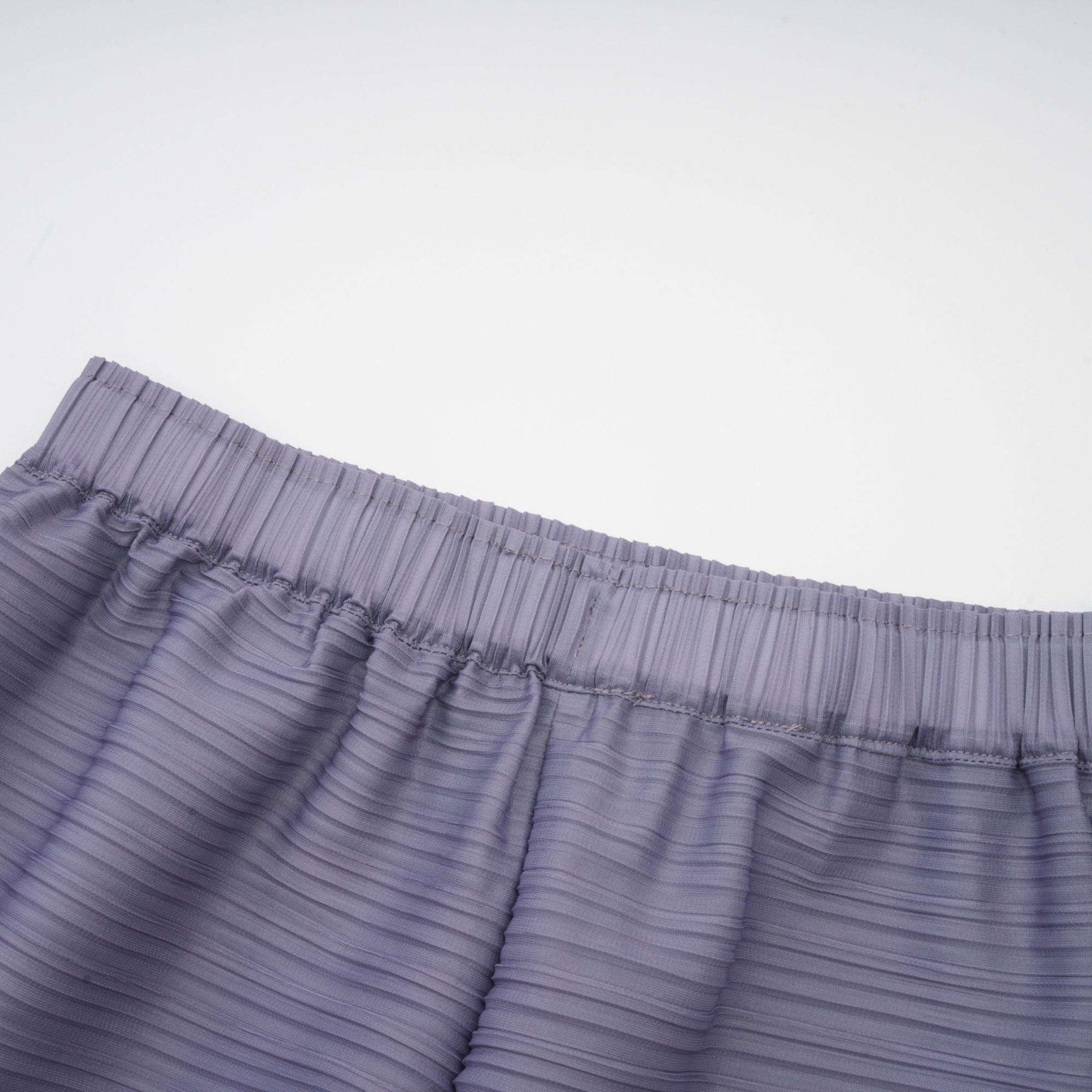 Agathe lila, gradientfärgad, rynkig blus och byxor i matchande set