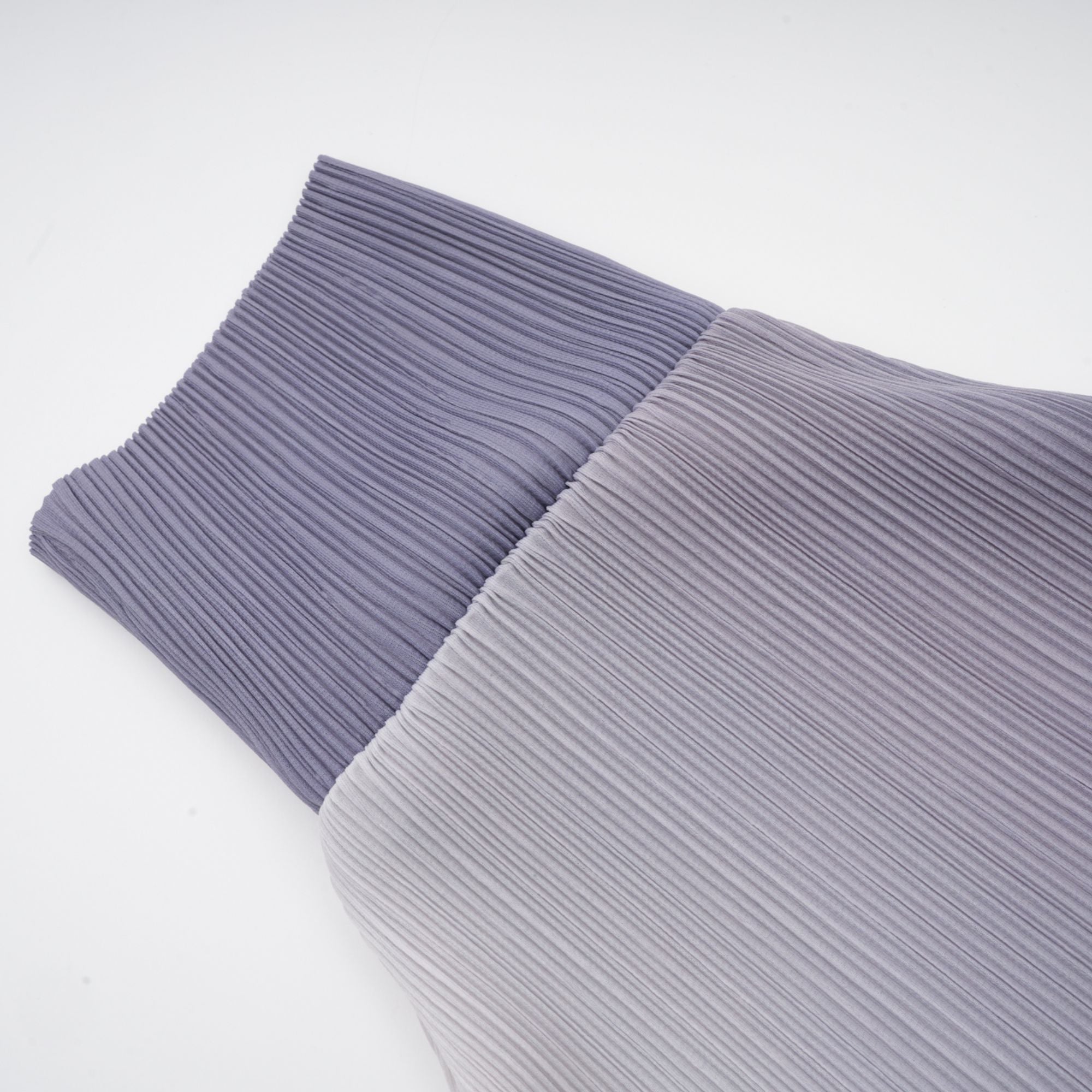 Agathe lila, gradientfärgad, rynkig blus och byxor i matchande set