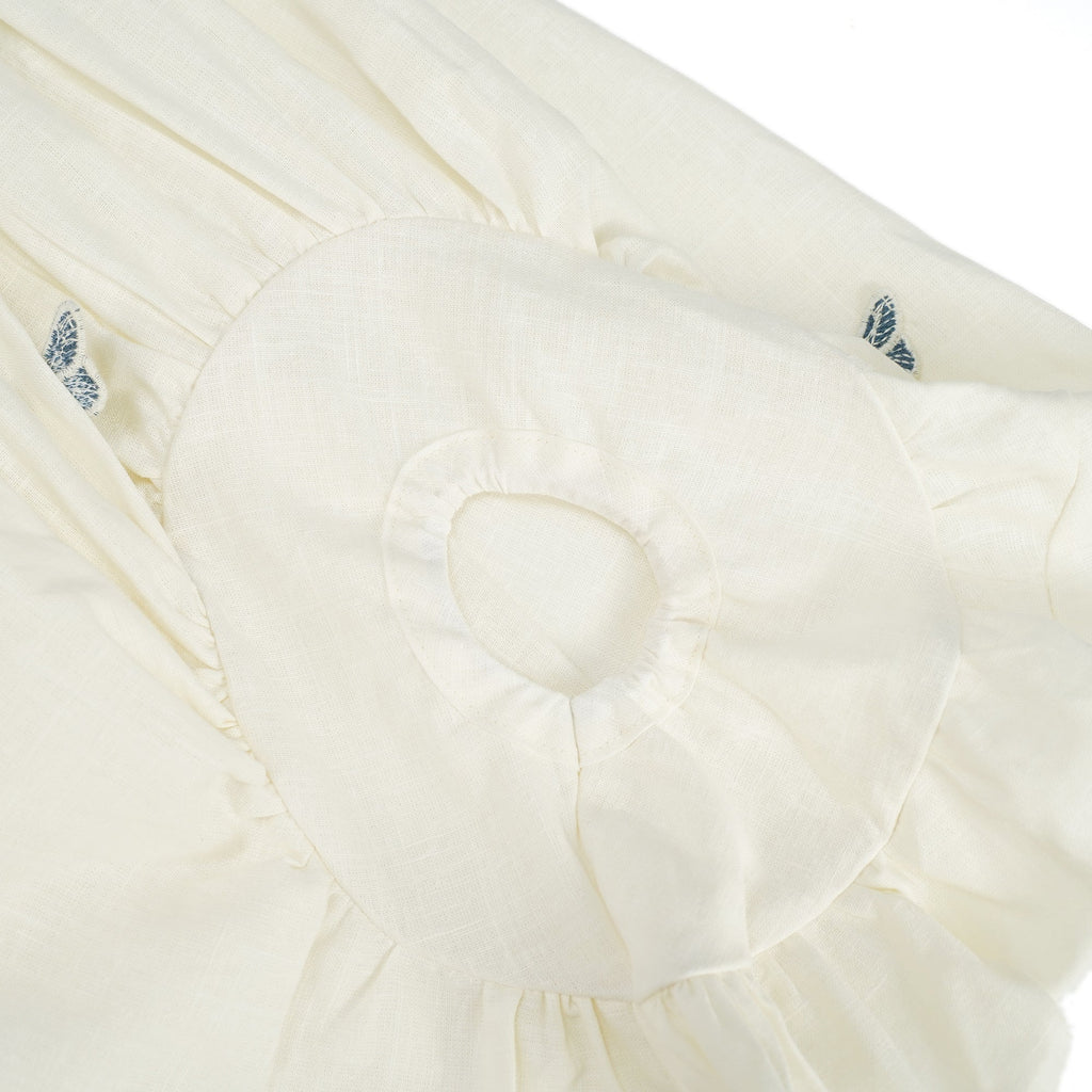 Ophélie Vitt Set med Broderad Skjorta och Shorts med Fjärilsmotiv