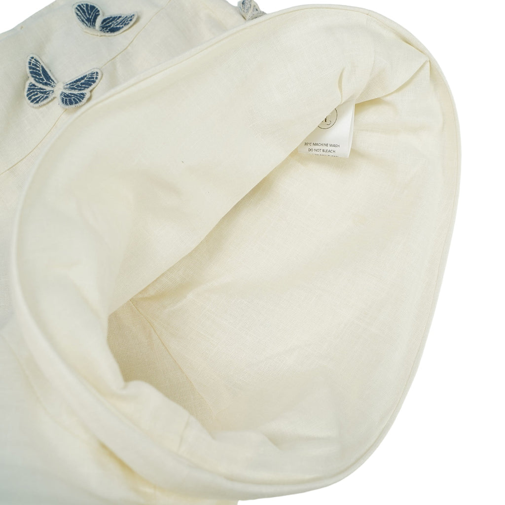 Ophélie Vitt Set med Broderad Skjorta och Shorts med Fjärilsmotiv