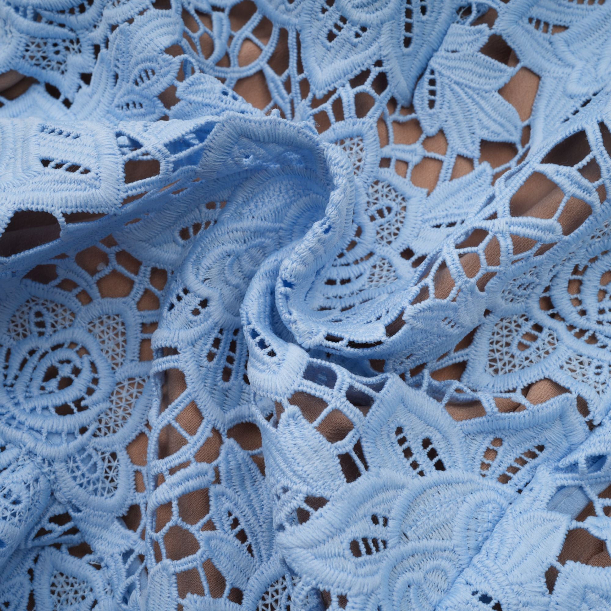 Ariane blå blommig miniklänning i spets med volanger 