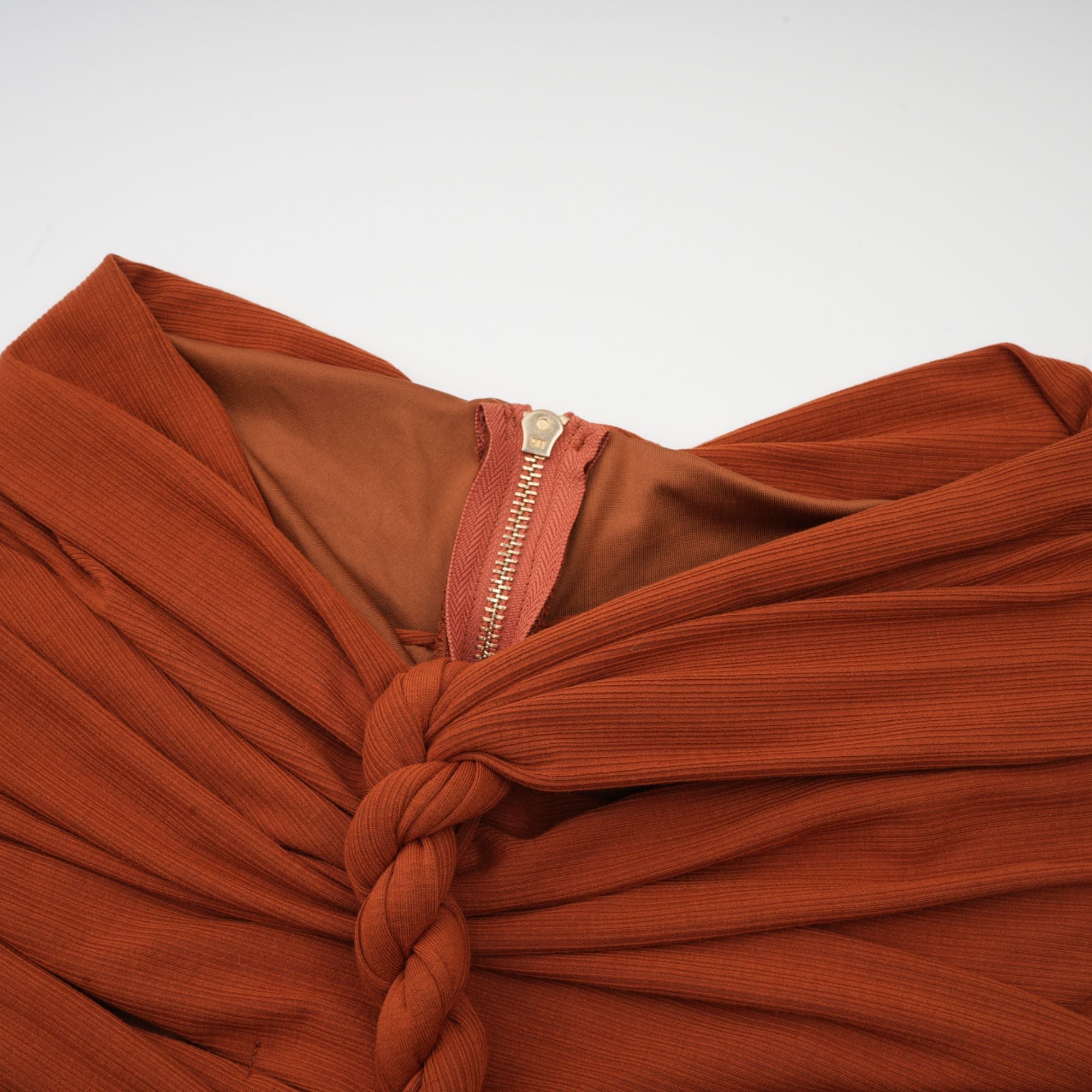 Célestine brunt matchande set med vriden utskuren topp och kjol