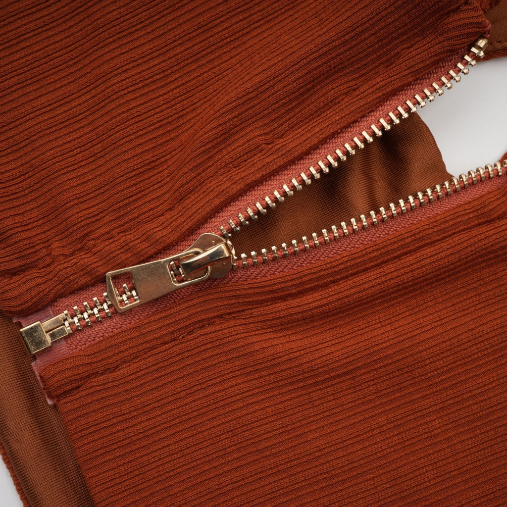 Célestine brunt matchande set med vriden utskuren topp och kjol