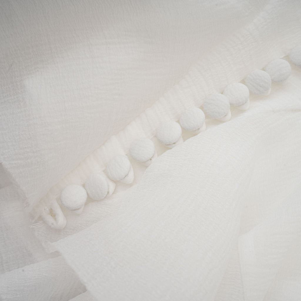 Anaïs halvtransparent utsvängd miniklänning