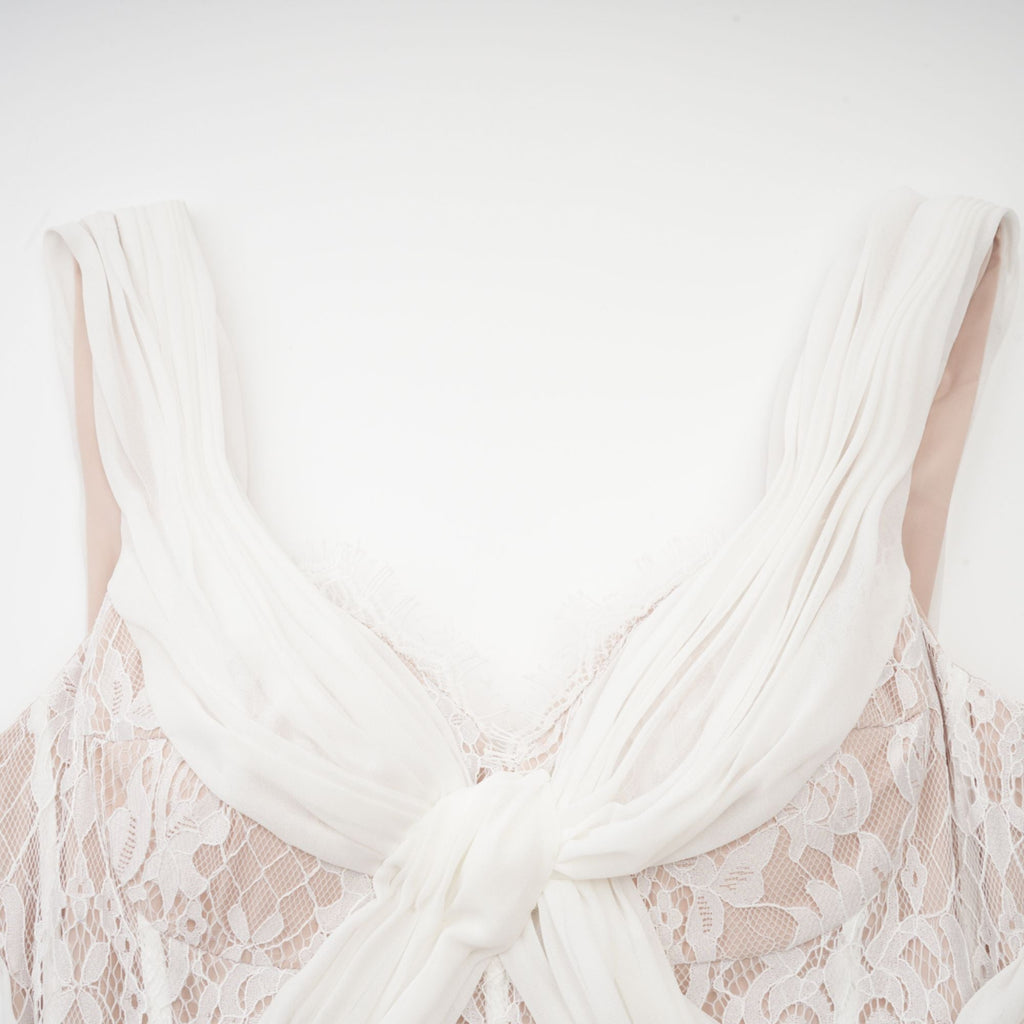 Arantxa vit plisserad maxiklänning i spets