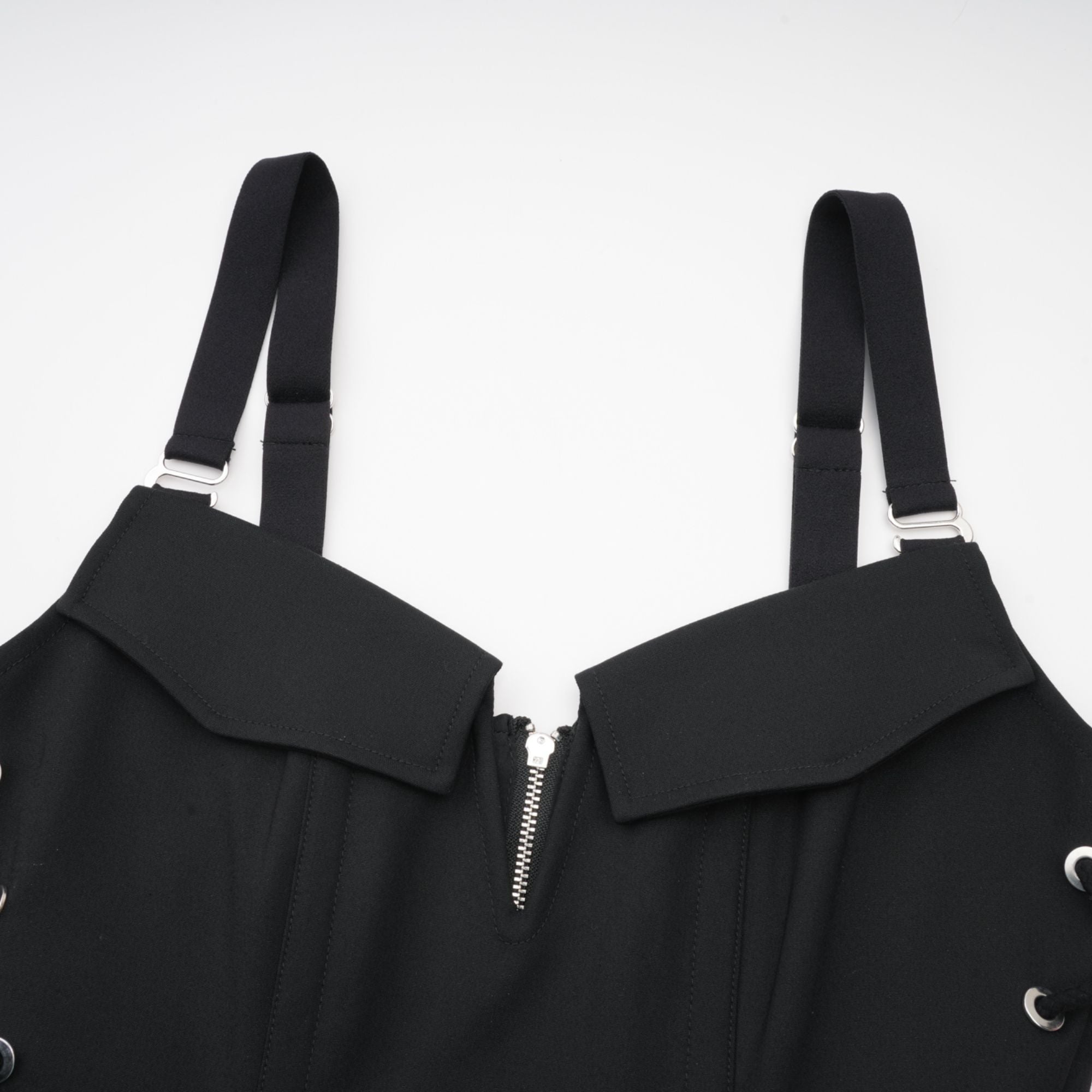 Jaina black hook & eye pocket dress