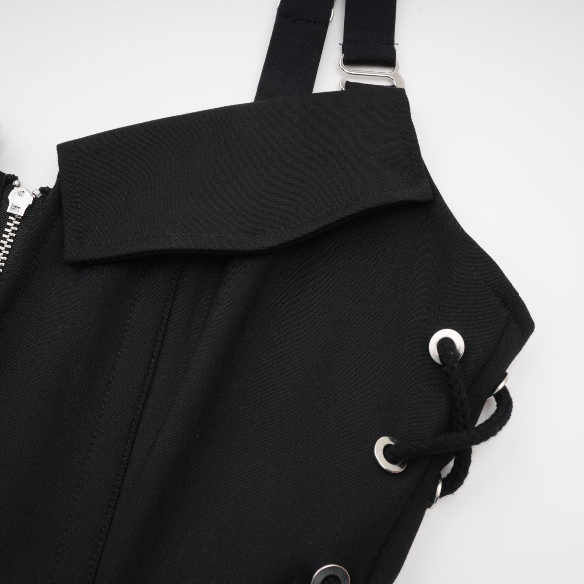 Jaina black hook & eye pocket dress