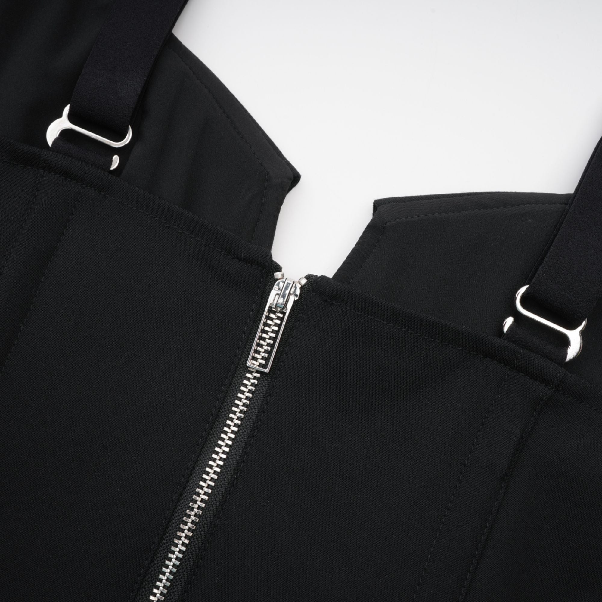 Jaina black hook & eye pocket dress